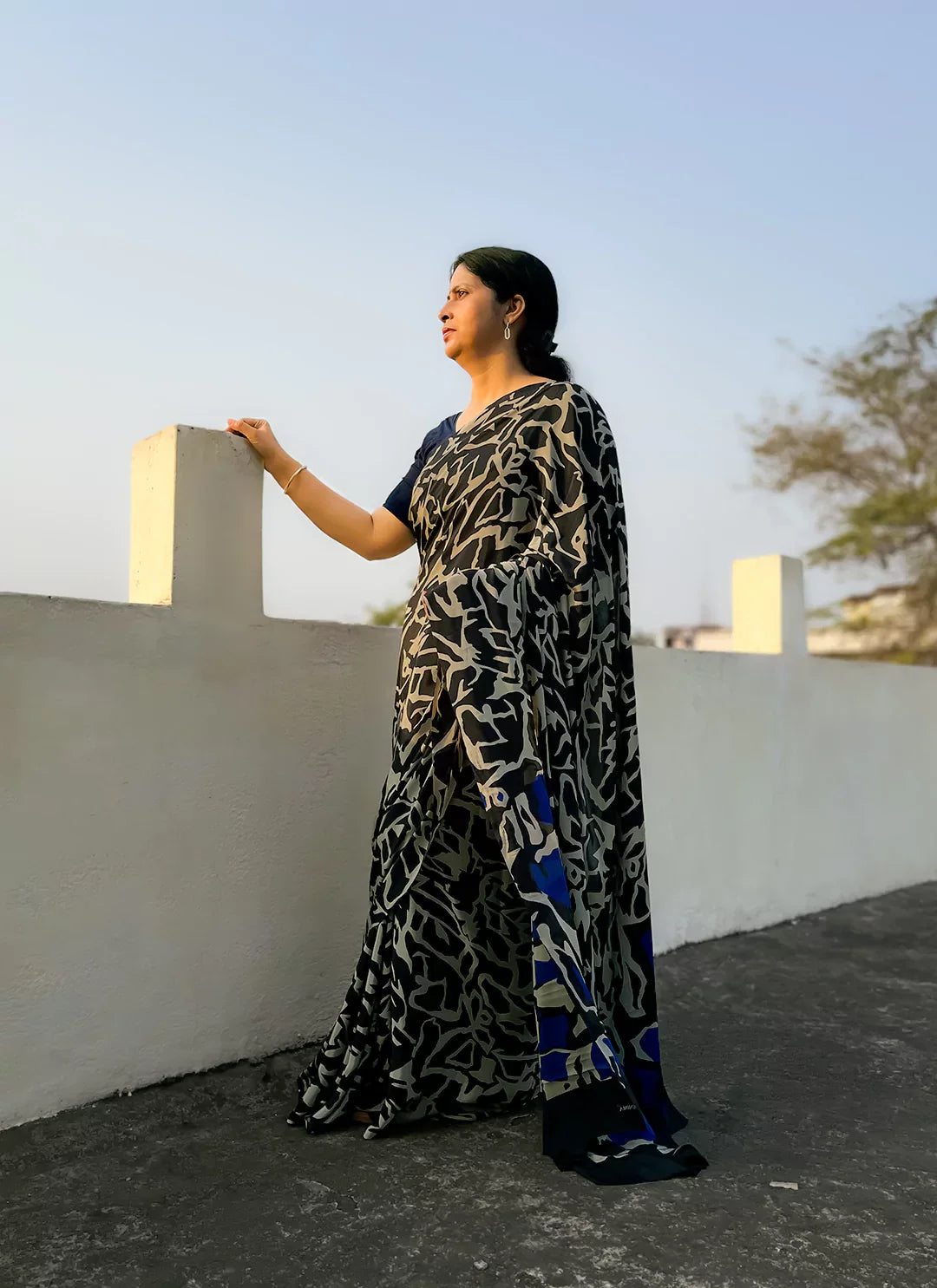 Abstract Print Black & Grey Satin Crepe Saree treevesto
