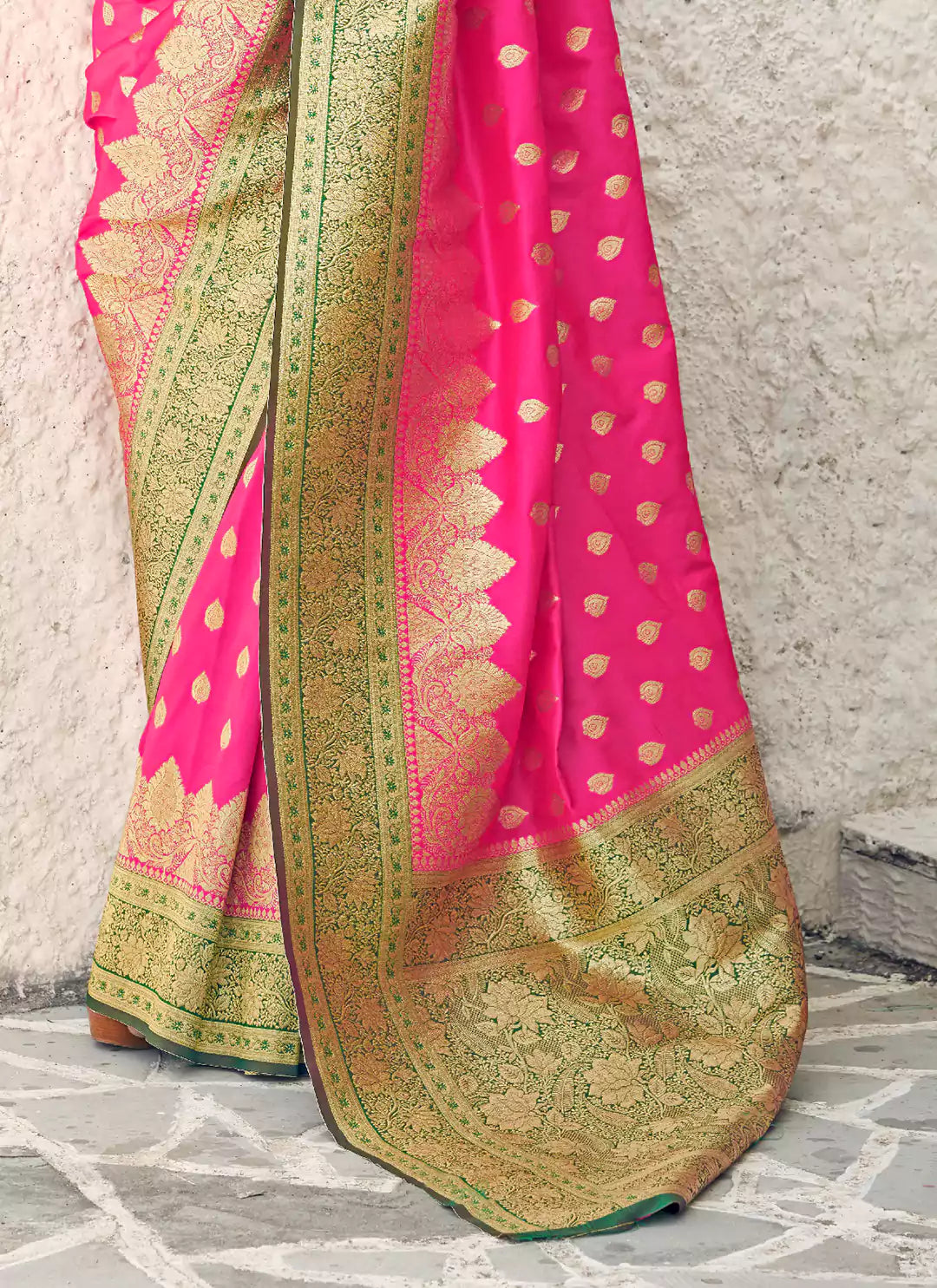 Magenta Pink Banarasi Silk Saree - TREEVESTO