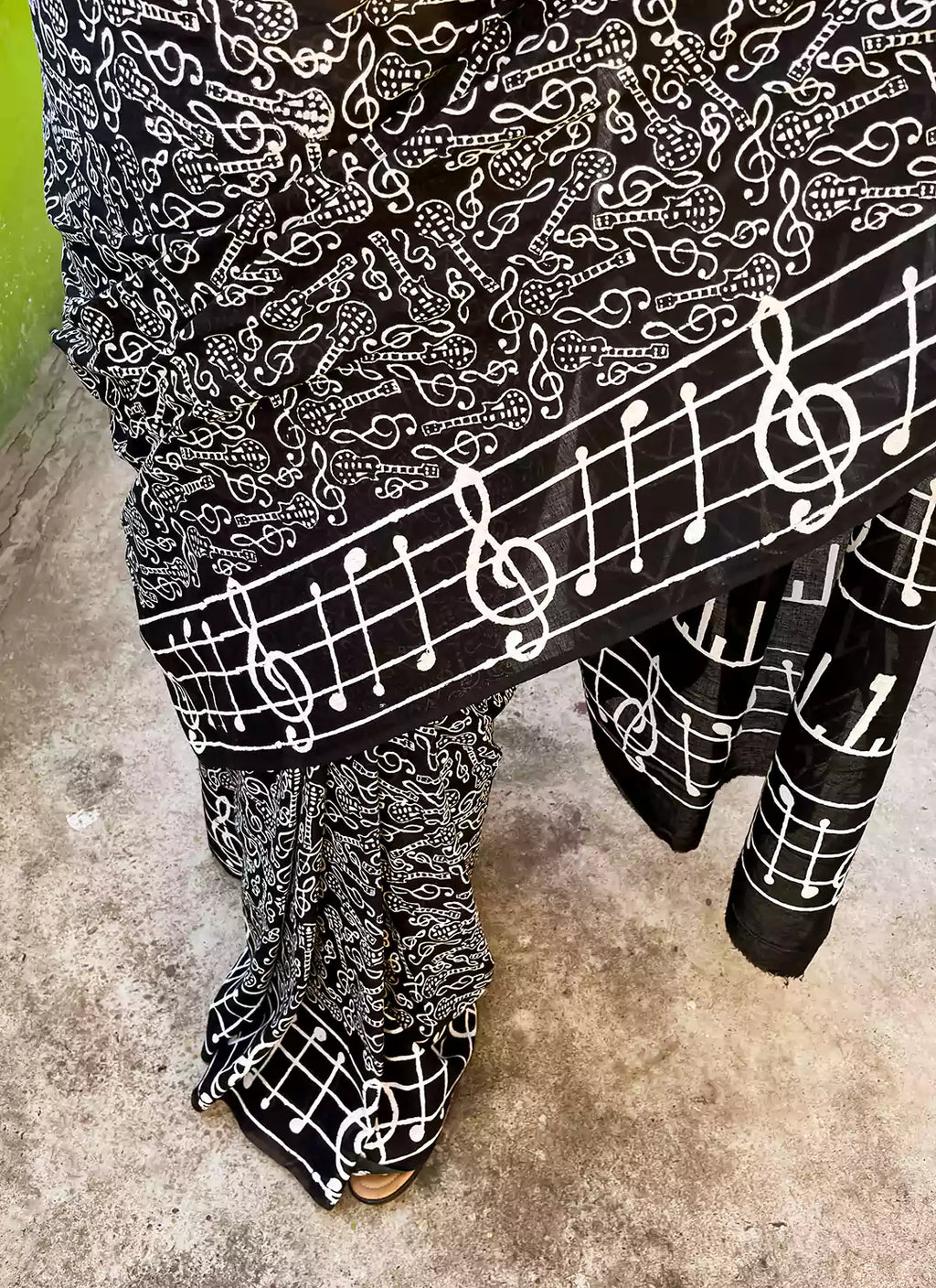 Dabu Hand Block Print Musical Notes Black Mul Cotton Saree  TREEVESTO