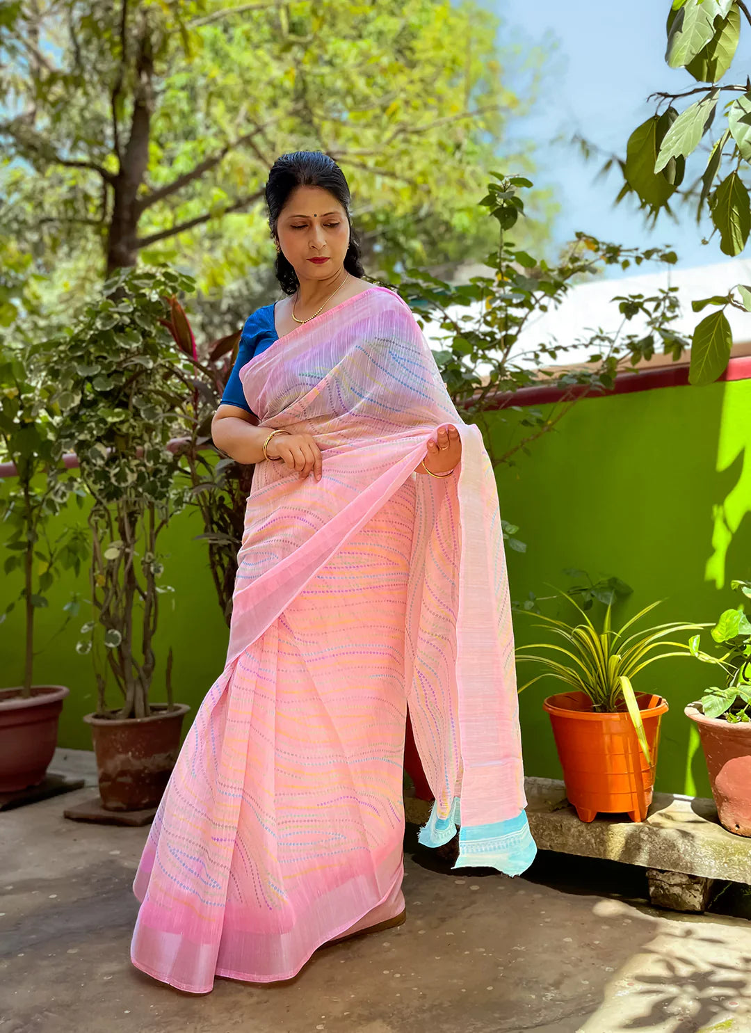 Abstract Print Baby Pink Linen Cotton Saree treevesto