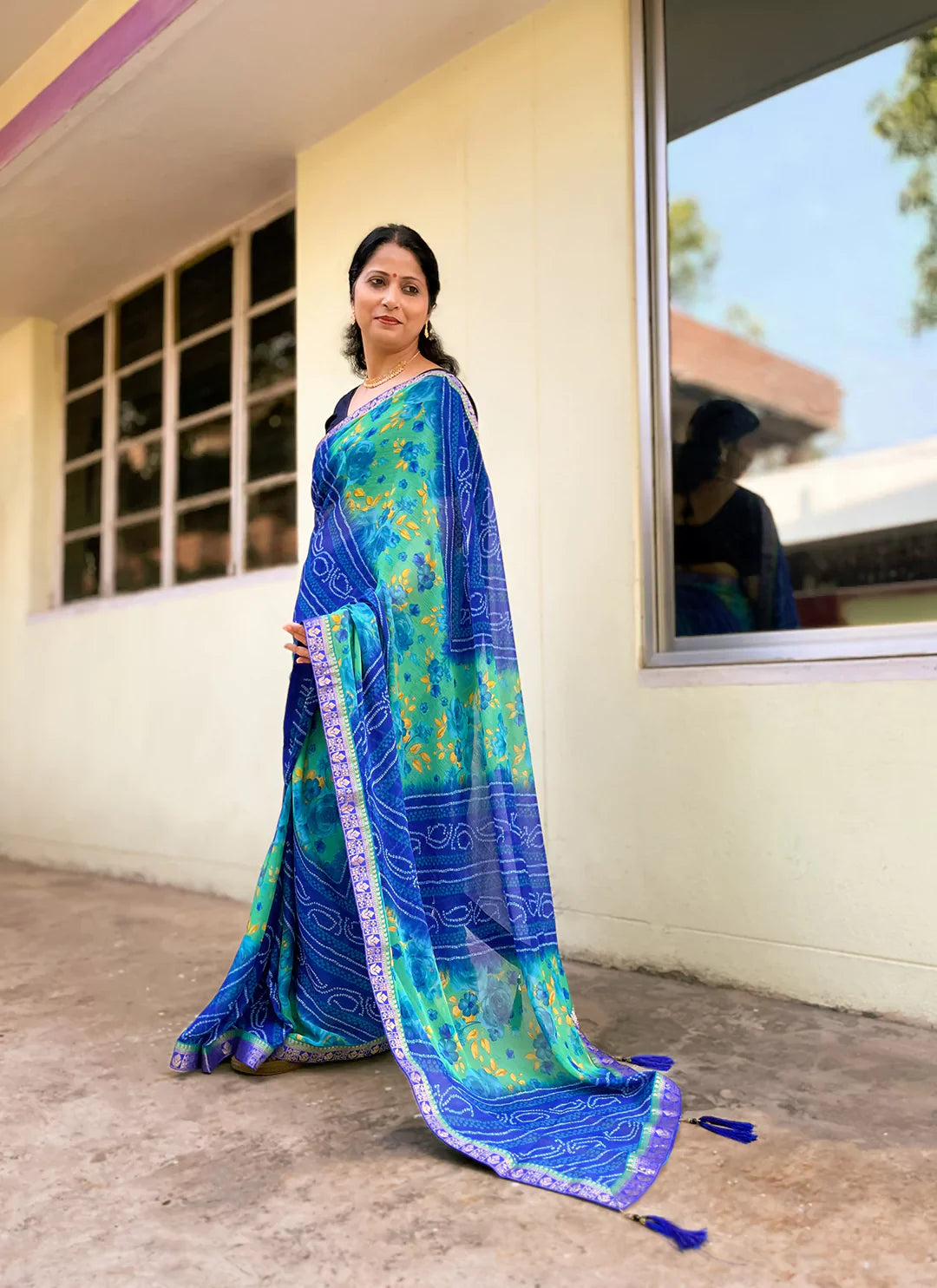 Bandhej With Floral Print Blue & Green Pure Georgette Saree - TREEVESTO