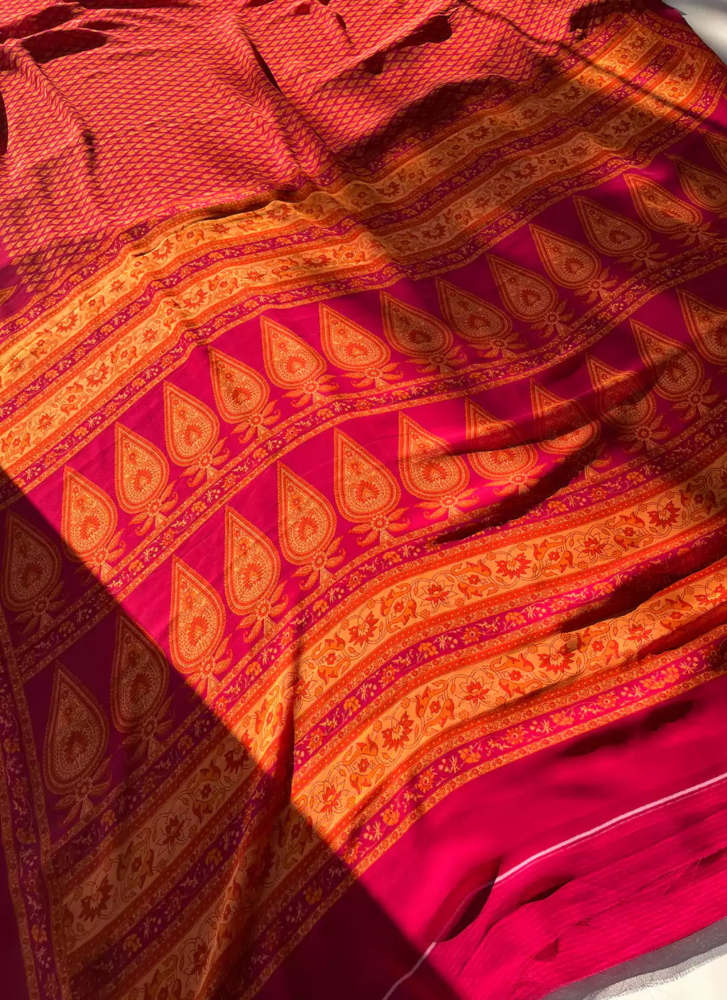 Buti Print Magenta Soft Georgette Saree - TREEVESTO