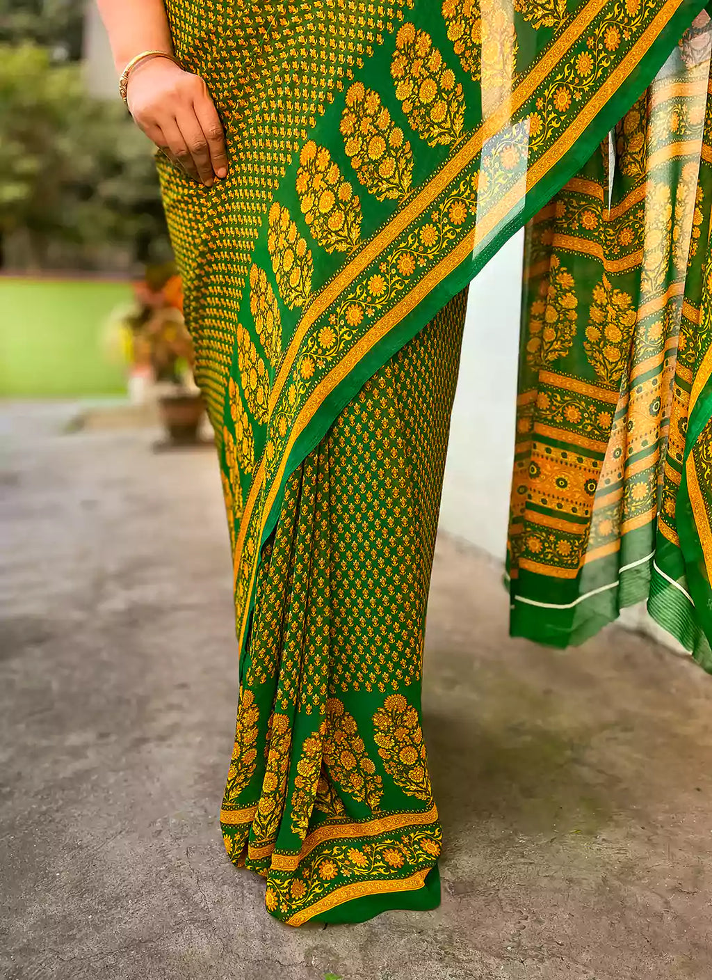 Buti Print Pine Green Soft Georgette Saree - TREEVESTO