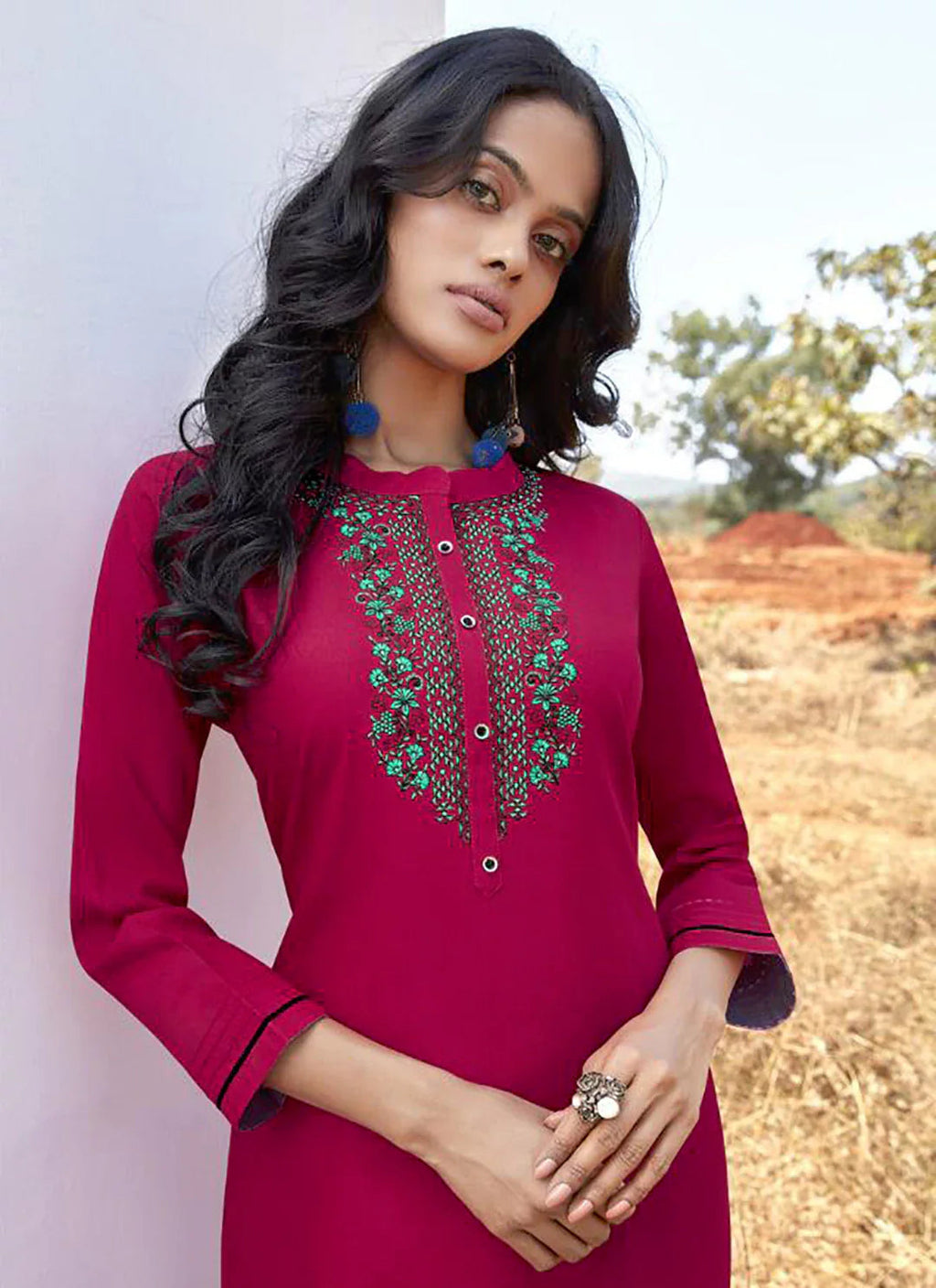 Chest Embroidered Magenta Liva Straight Kurta treevesto