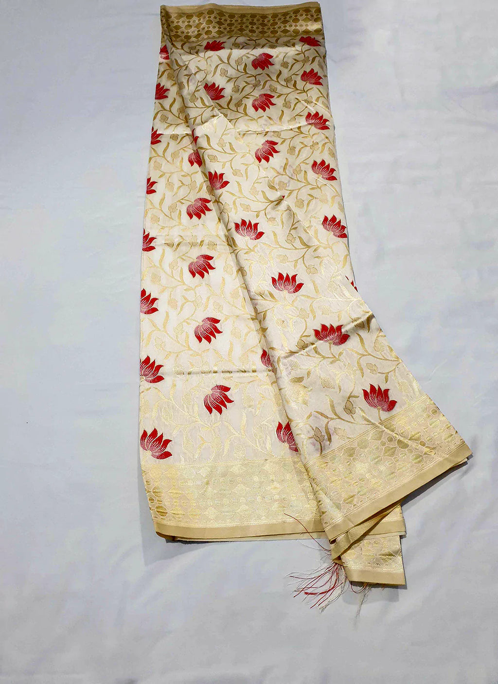 Cream Colored Banarasi Silk Saree - TREEVESTO
