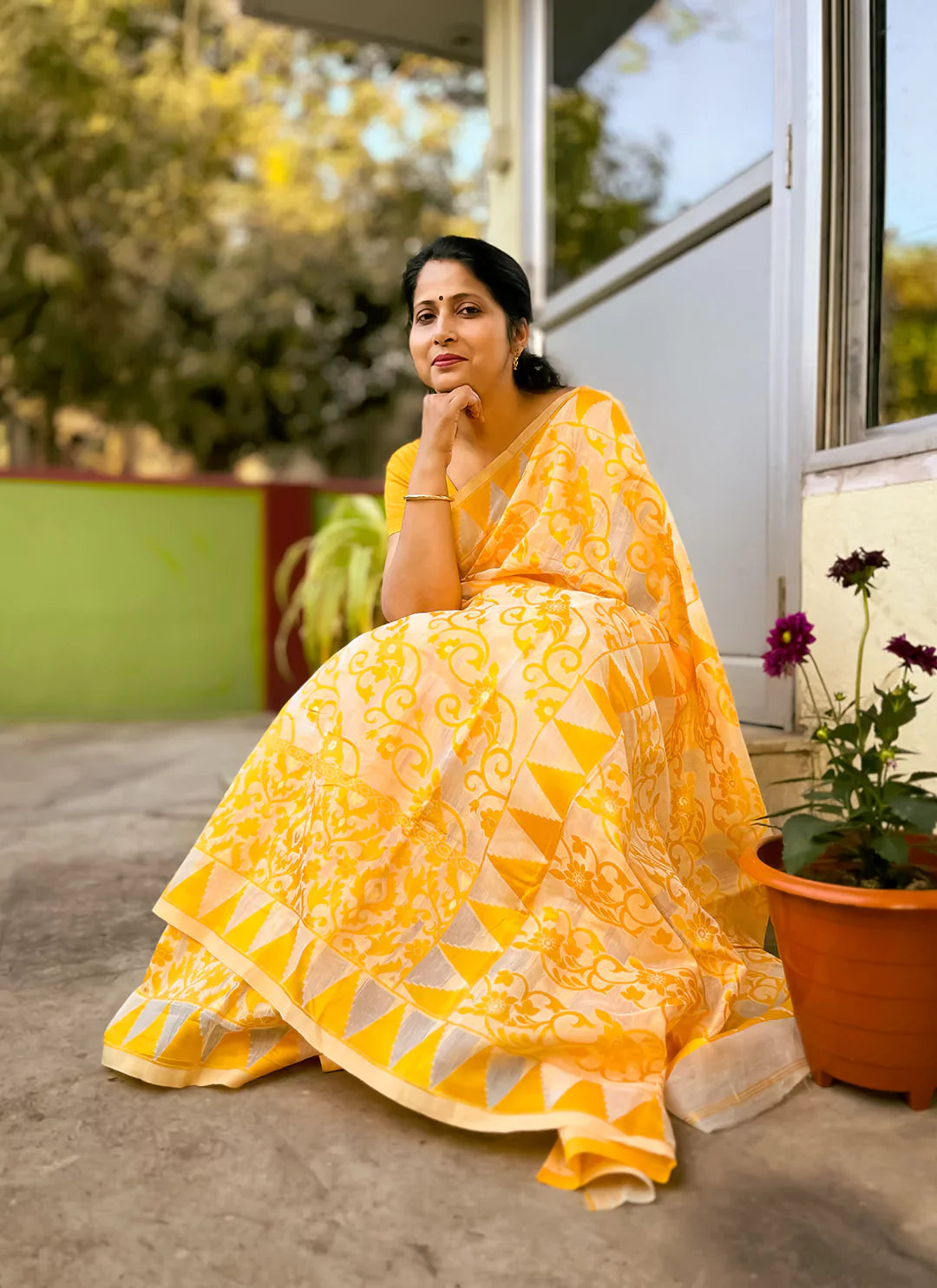 Cream White Cotton Jamdani Saree With Yellow Resham Thread Work - TREEVESTO
