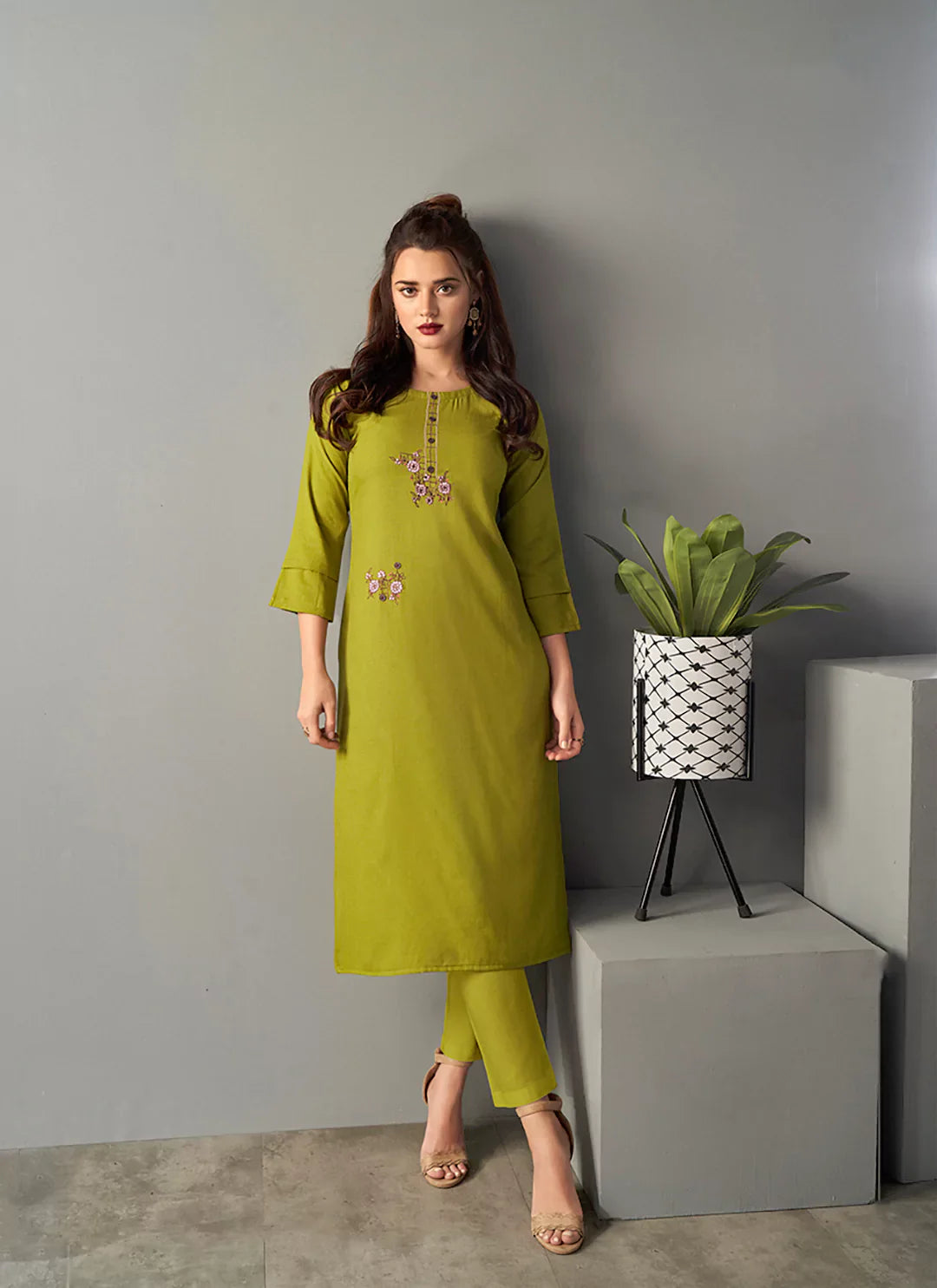 Embroidered Parrot Green Viscose Straight Kurta treevesto