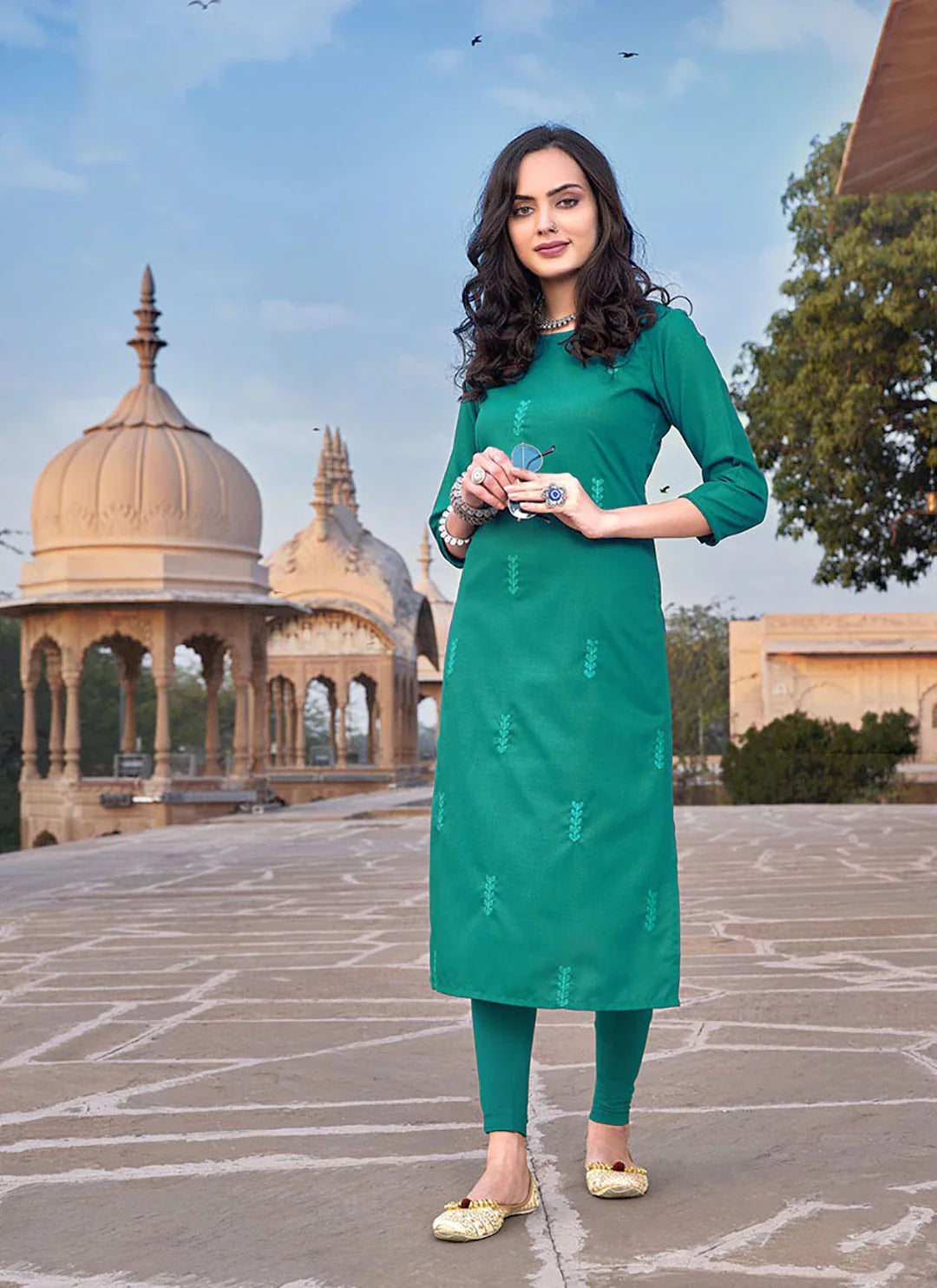 Embroidered Rama Green Cotton Silk Straight Kurta treevesto