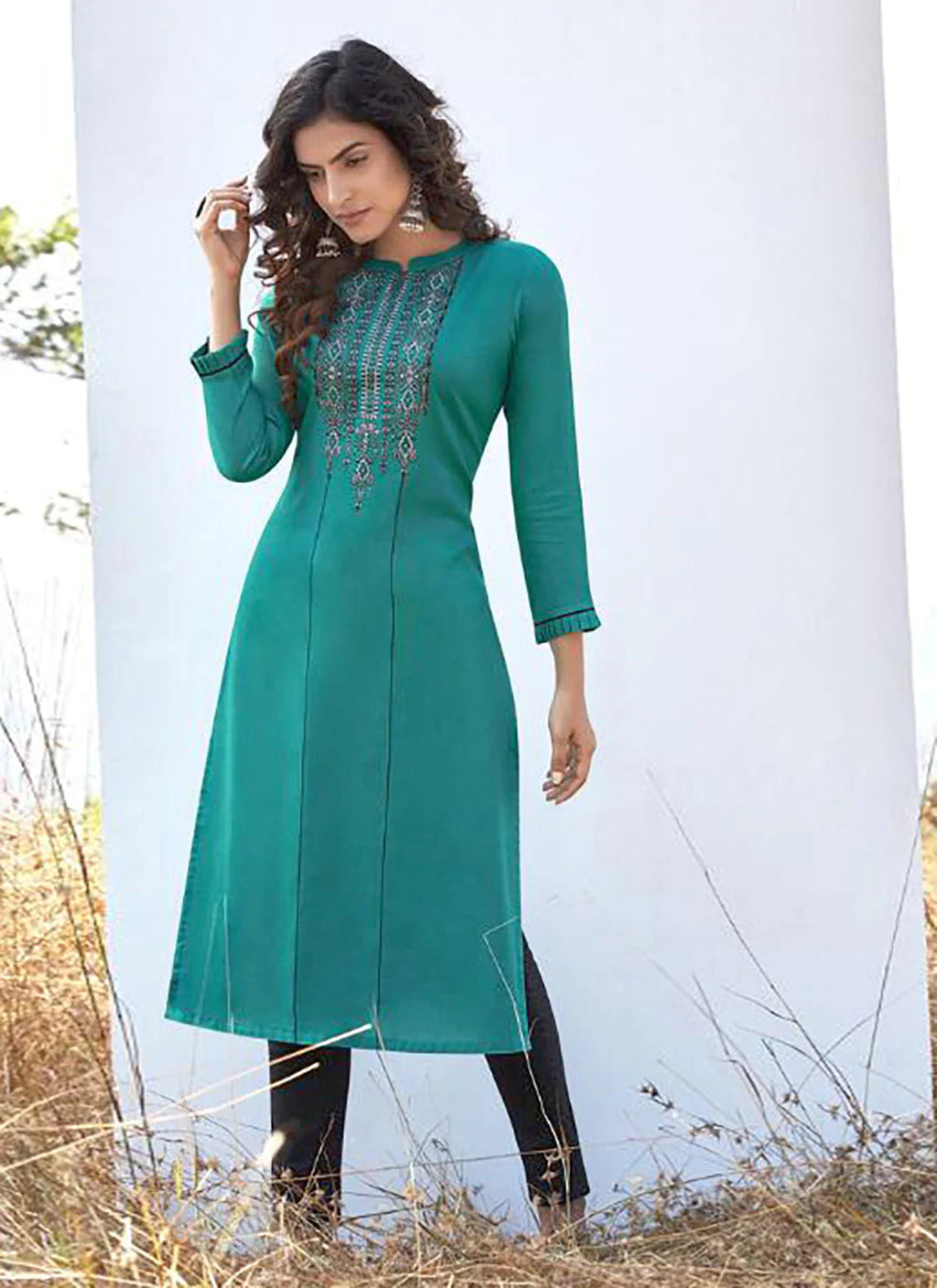 Embroidered Rama Green Liva Straight Kurta treevesto