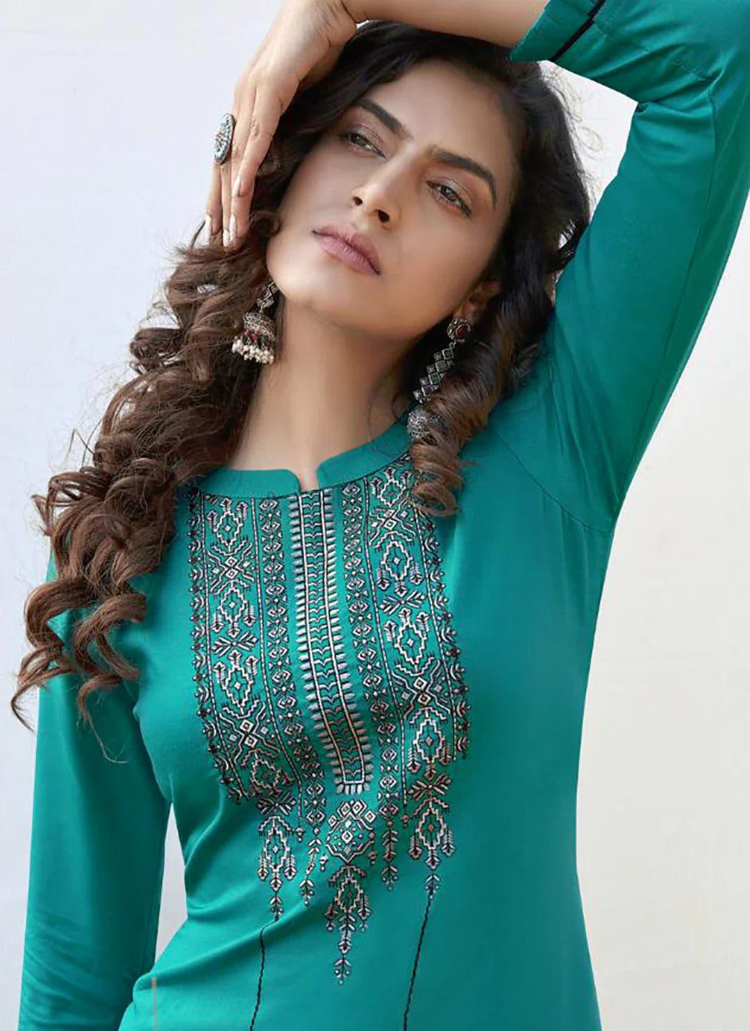 Embroidered Rama Green Liva Straight Kurta treevesto