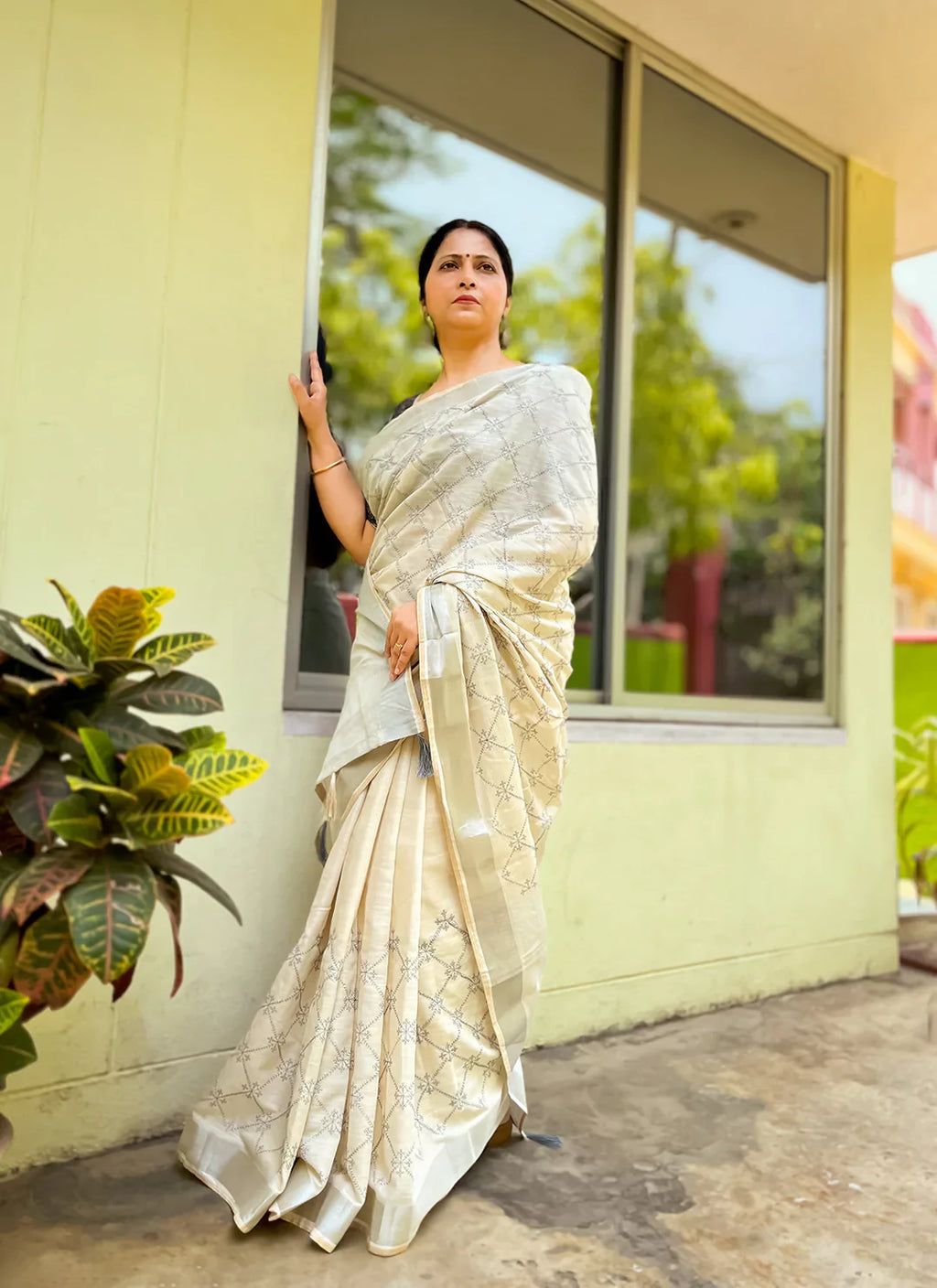 Fine Resham Embroidered Cream Soft Linen Saree - TREEVESTO