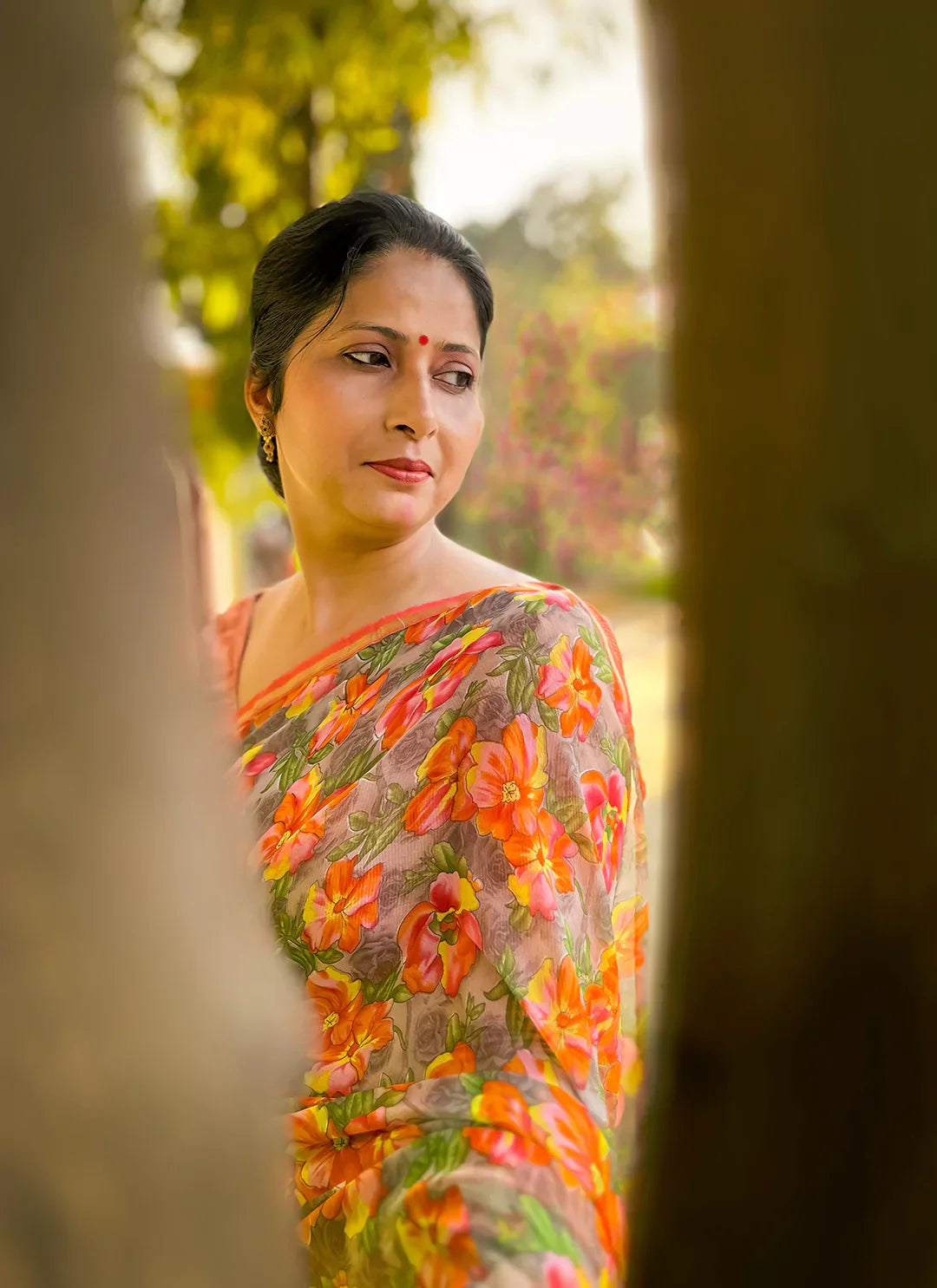 Floral Print Grey Ultra Soft Weightless Chiffon Saree - TREEVESTO
