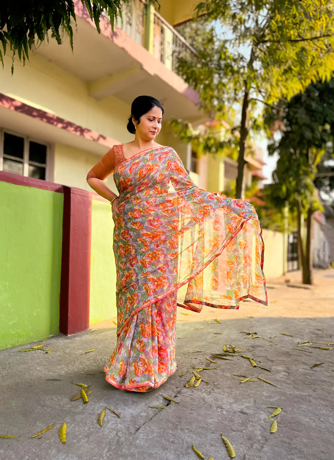 Floral Print Grey Ultra Soft Weightless Chiffon Saree - TREEVESTO