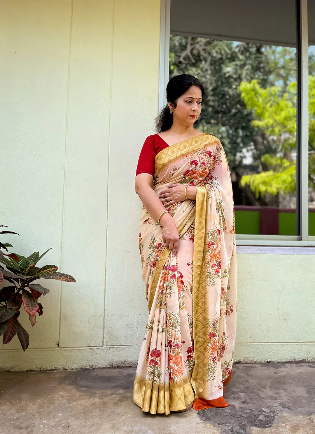 Floral Print Light Beige Soft Chiffon Saree - TREEVESTO