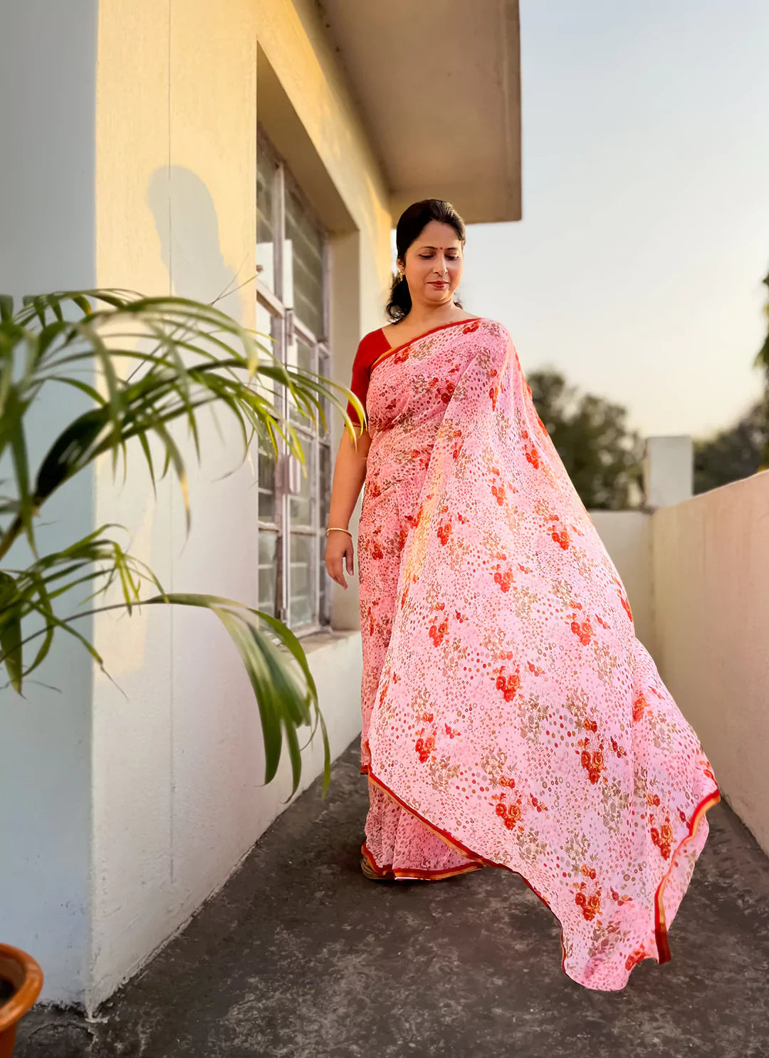Printed Pink Ultra Soft Weightless Chiffon Saree - TREEVESTO