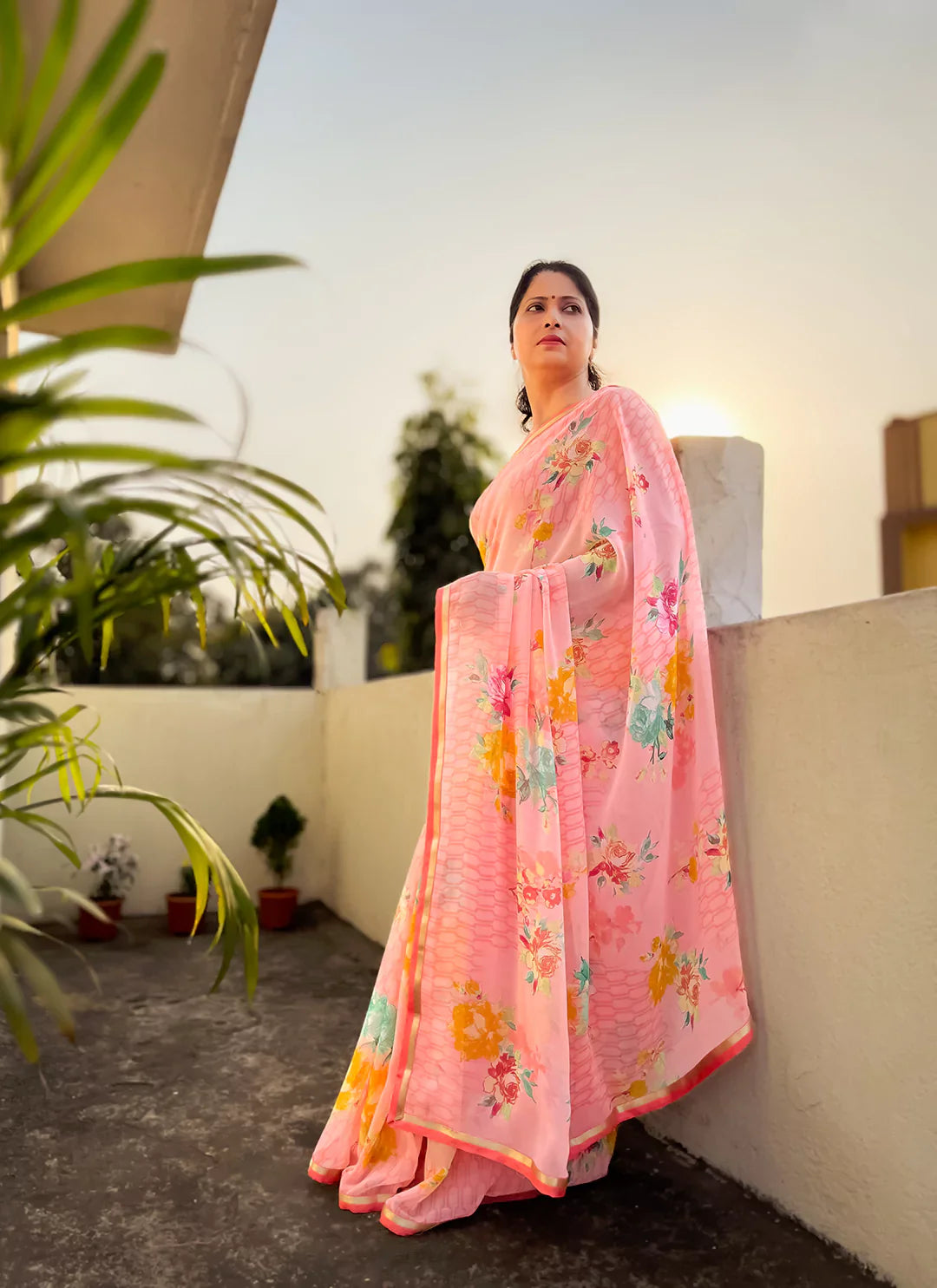 Floral Print Salmon Pink Lightweight Chiffon Saree - TREEVESTO