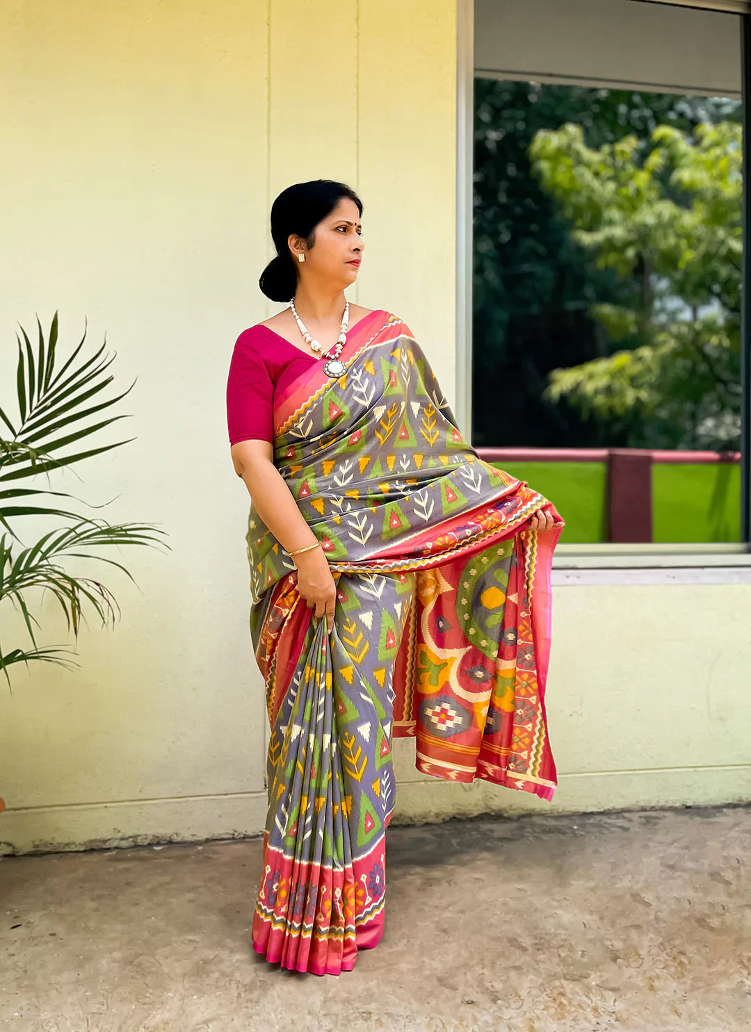 Geometric Print Blue Soft Silk Saree treevesto