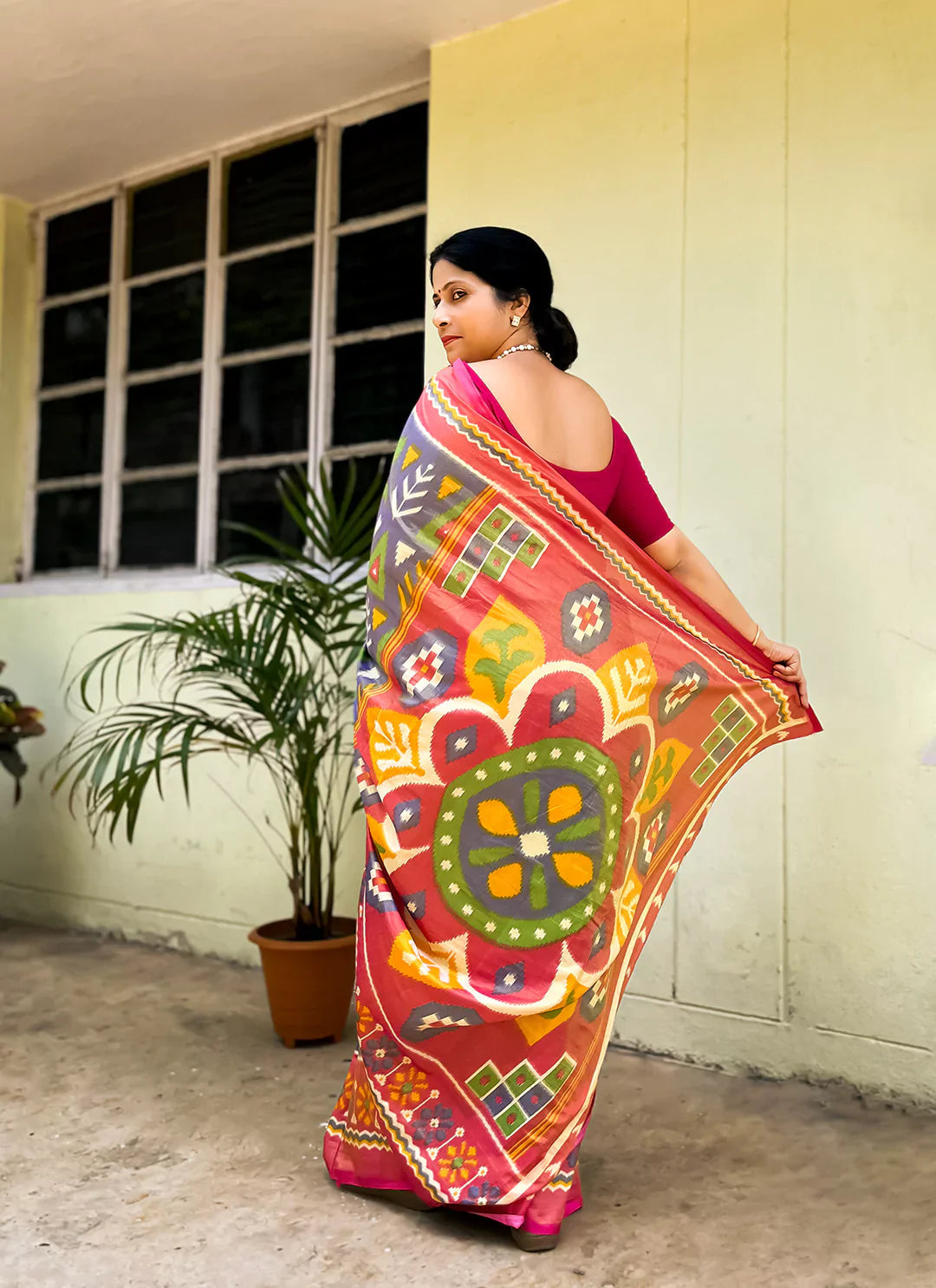 Geometric Print Blue Soft Silk Saree treevesto