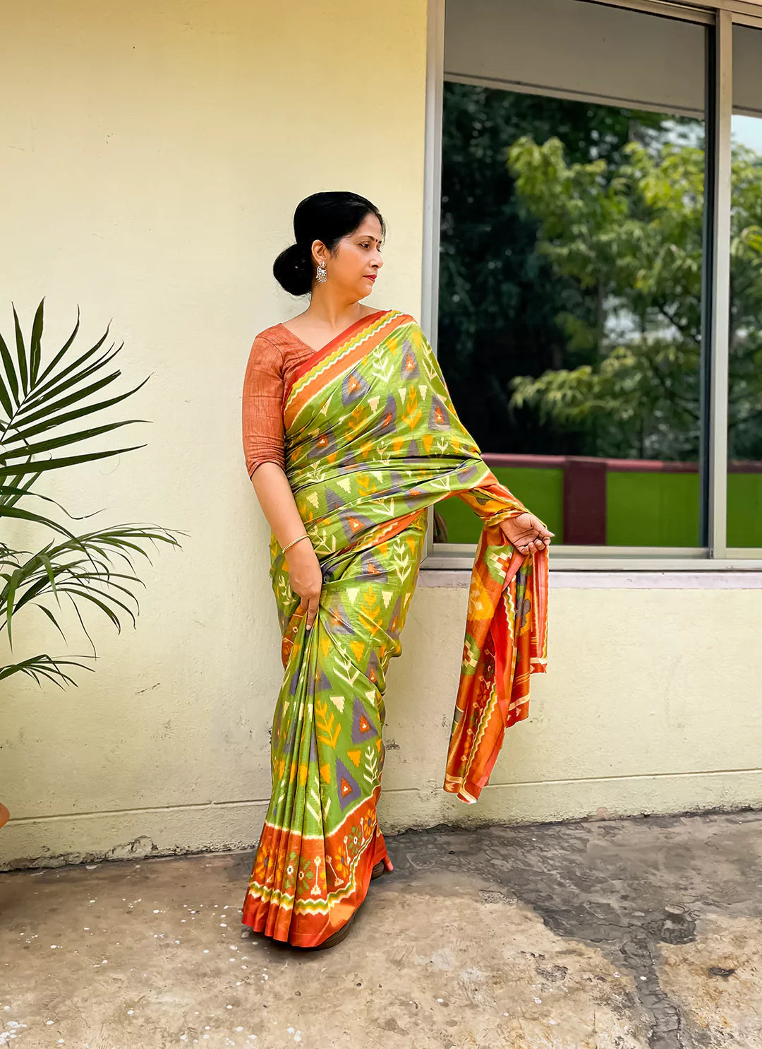 Geometric Print Green Soft Silk Saree treevesto