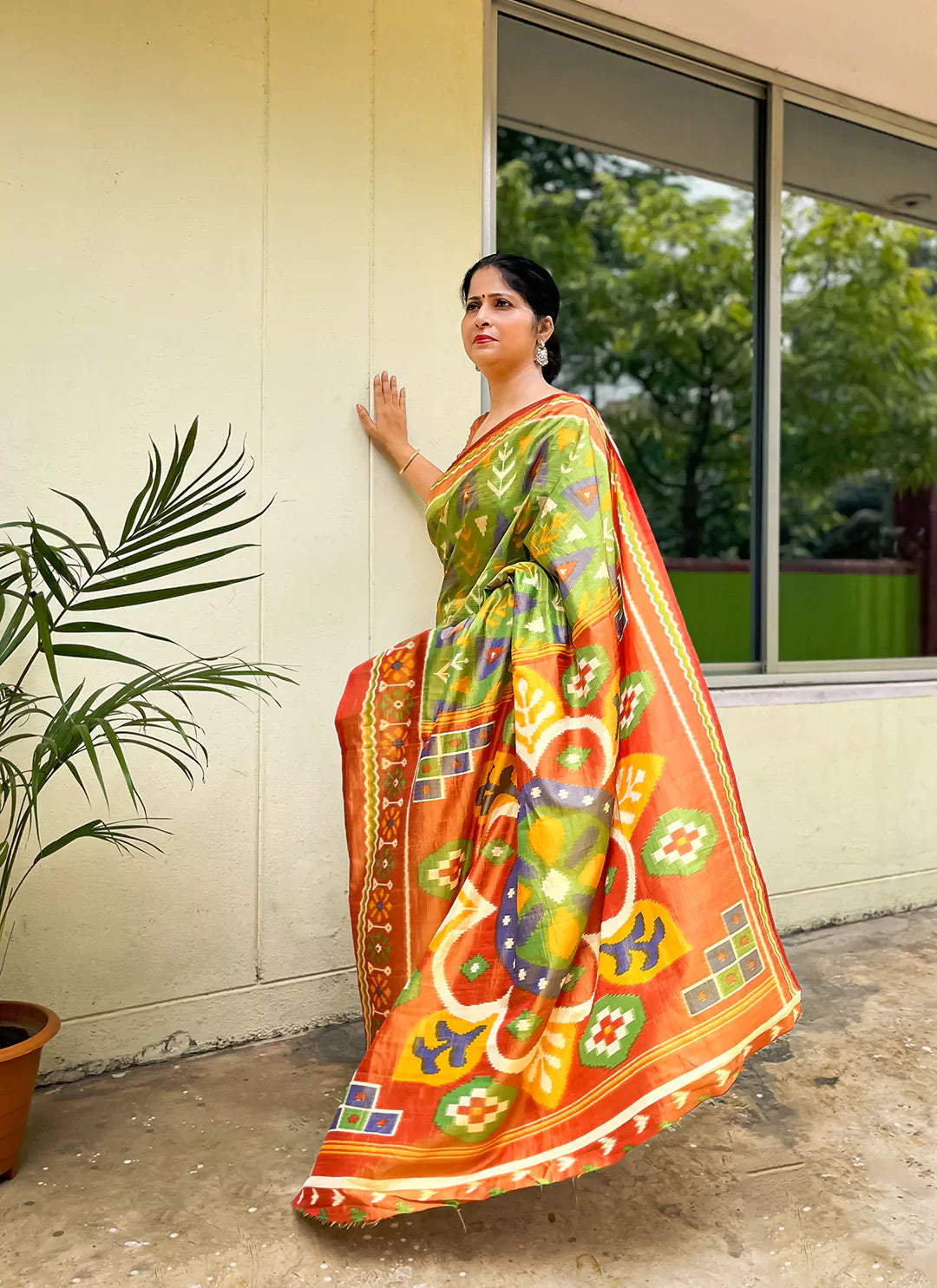 Geometric Print Green Soft Silk Saree treevesto