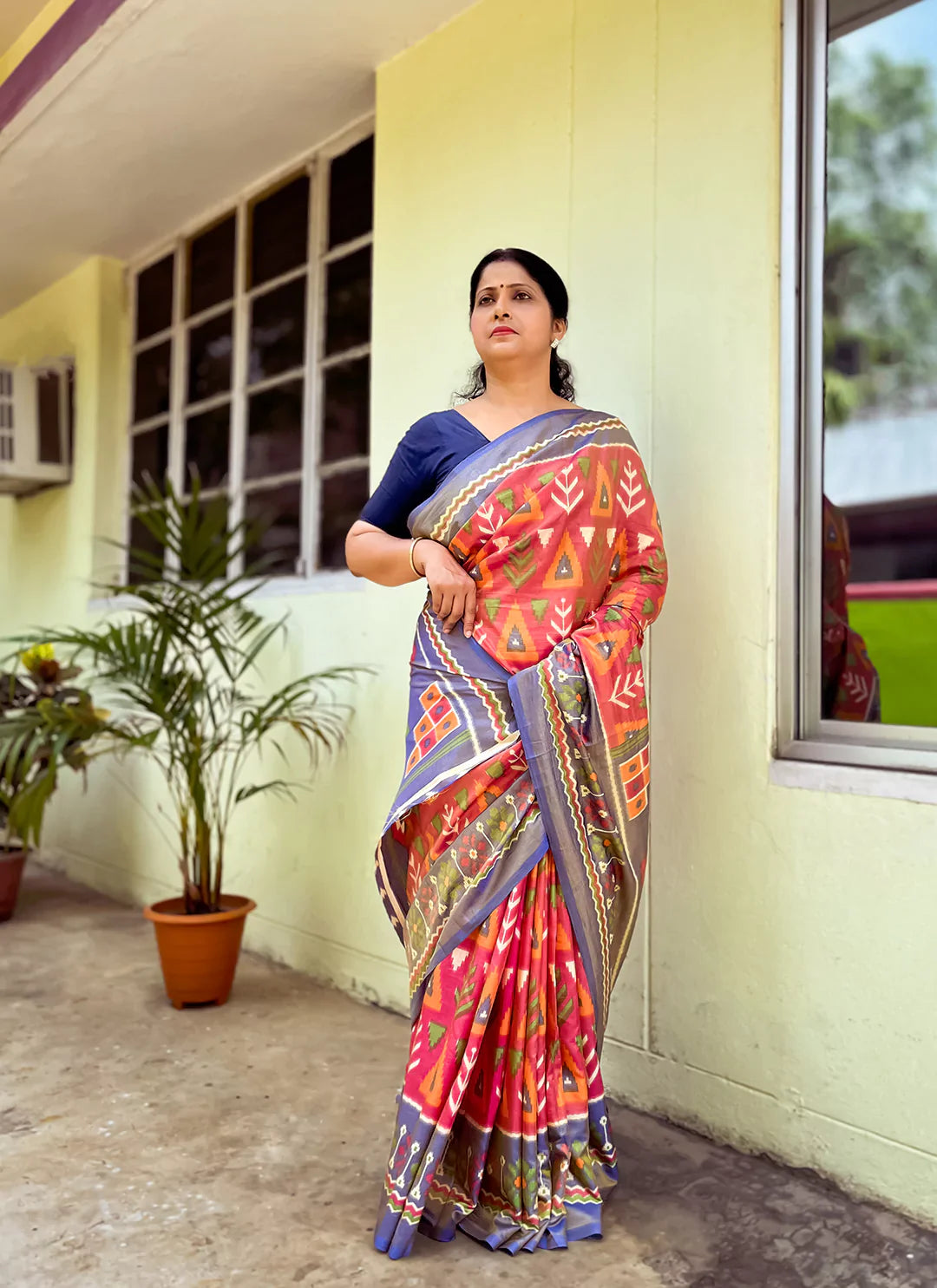 Geometric Print Pink Soft Silk Saree treevesto