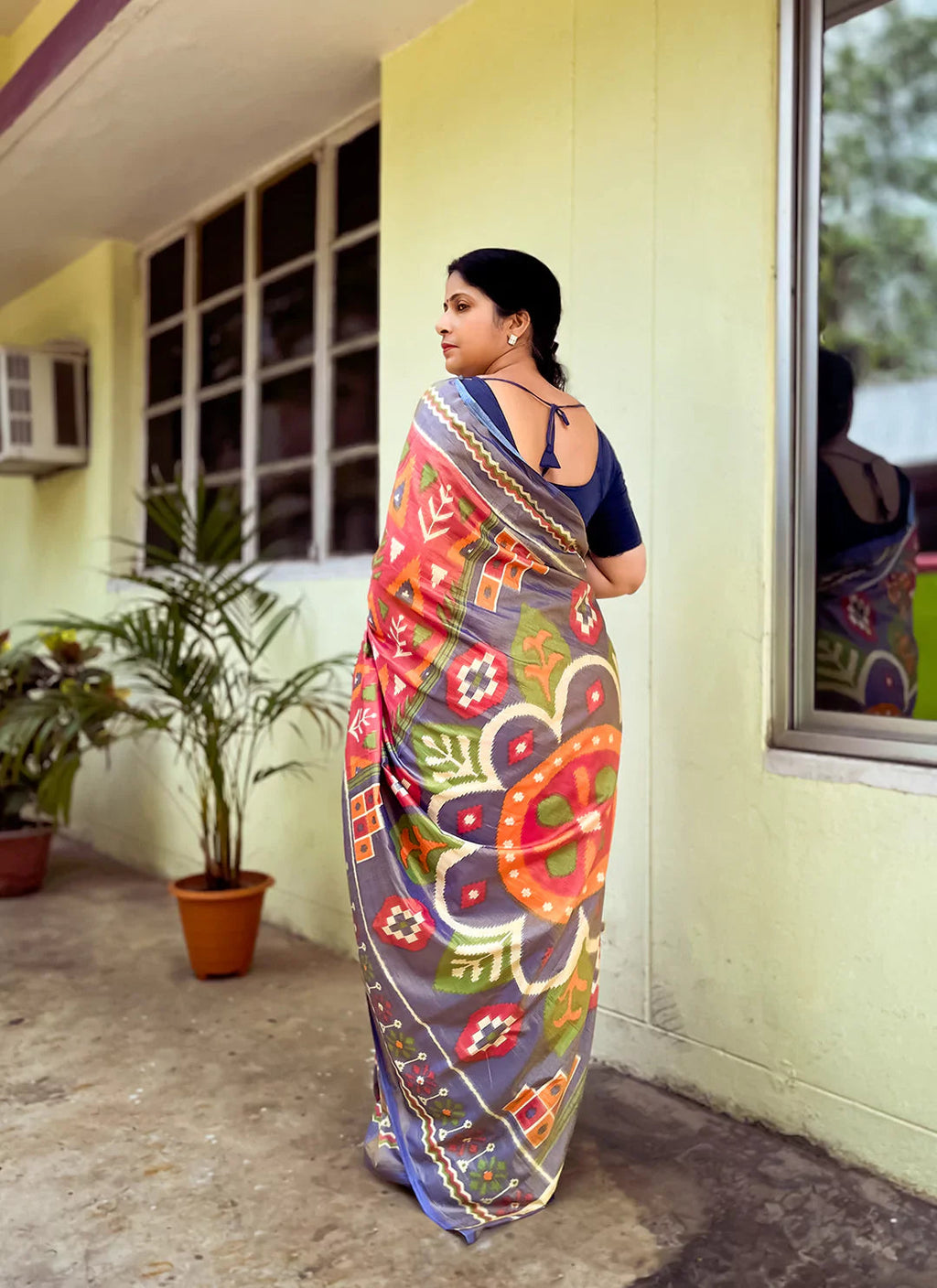 Geometric Print Pink Soft Silk Saree treevesto