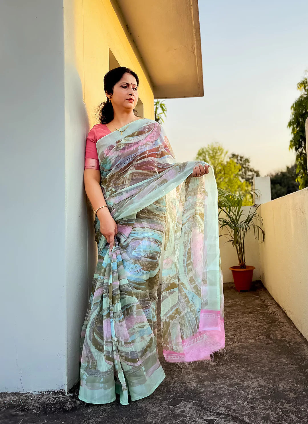 Multicolored Marble Print Linen Cotton Saree treevesto