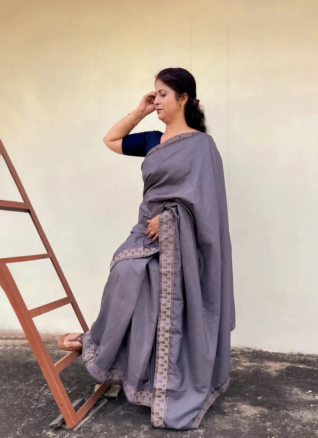 Grey Dola Silk Plain Saree With Border - TREEVESTO