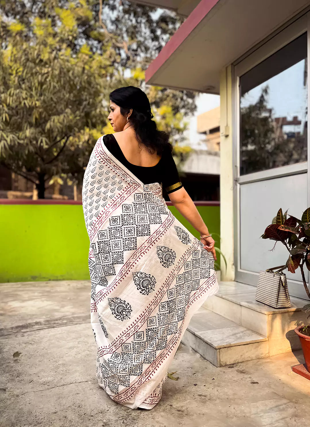 Hand Block Print Mul Cotton White Saree With Red Border  TREEVESTO