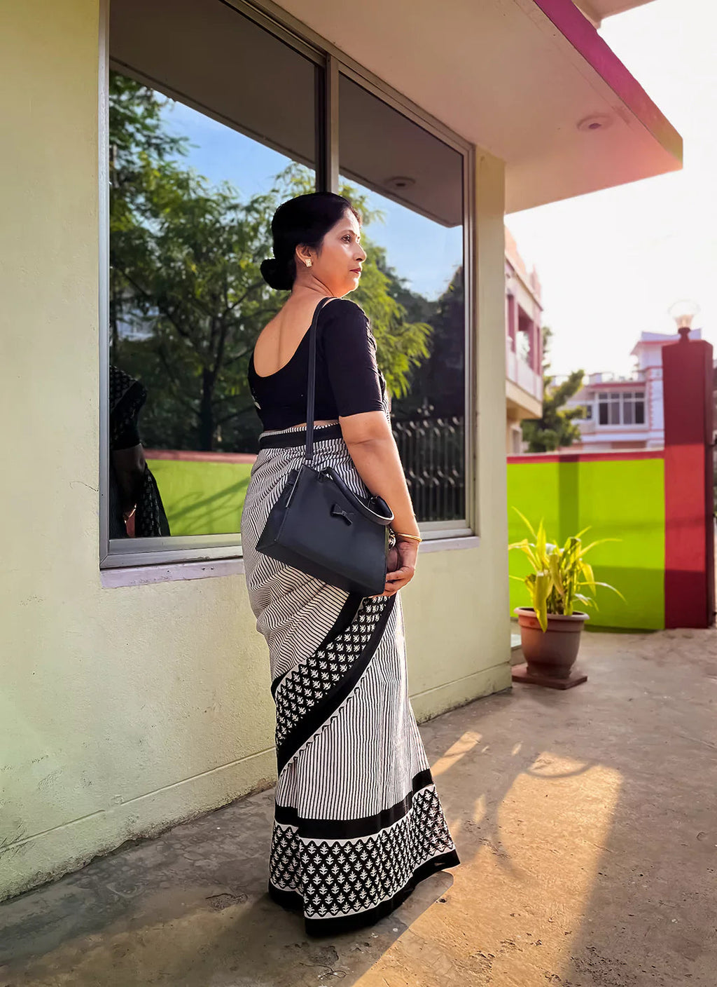 Hand Block Print Striped Black & White Pure Mul Cotton Saree treevesto