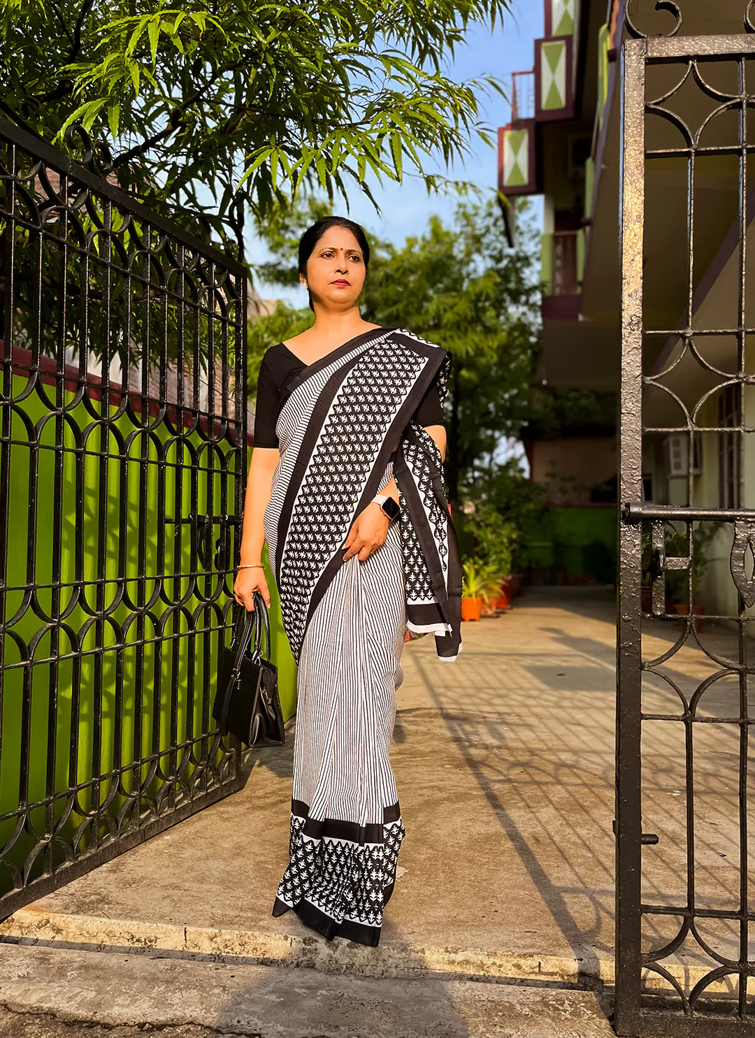Hand Block Print Striped Black & White Pure Mul Cotton Saree treevesto
