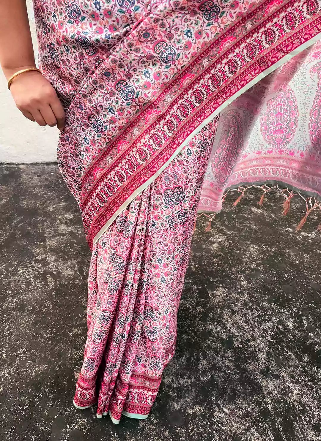Kashmiri Print Light Pink Pashmina Silk Saree treevesto