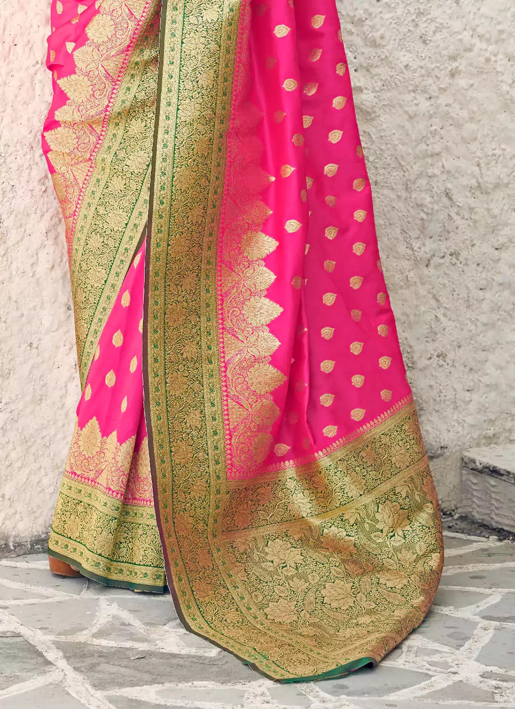 Magenta Pink Banarasi Silk Saree - TREEVESTO