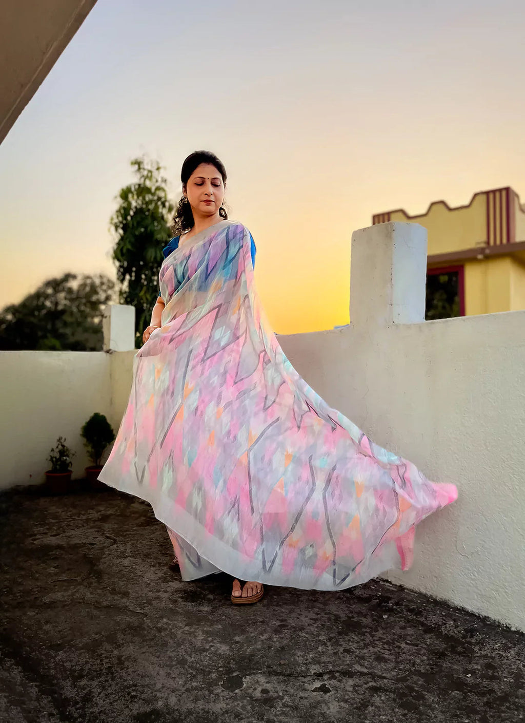 Multicolor Pastel Shade Abstract Print Linen Cotton Saree treevesto