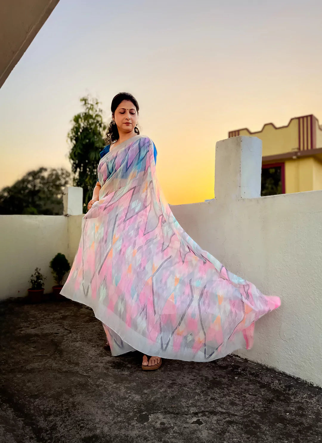 Multicolor Pastel Shade Abstract Print Linen Cotton Saree treevesto