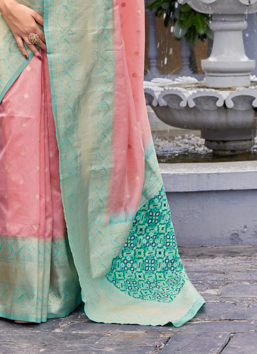 Pastel Pink Banarasi Silk Saree With Sea Green Contrast Border treevesto