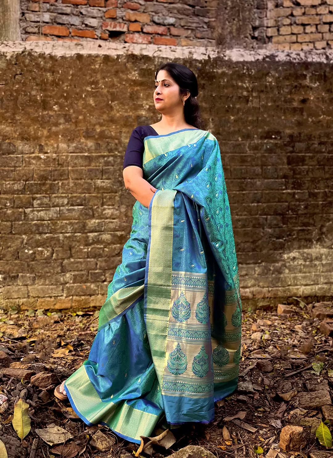 Peacock Blue Lightweight Kanjivaram Silk Saree - TREEVESTO