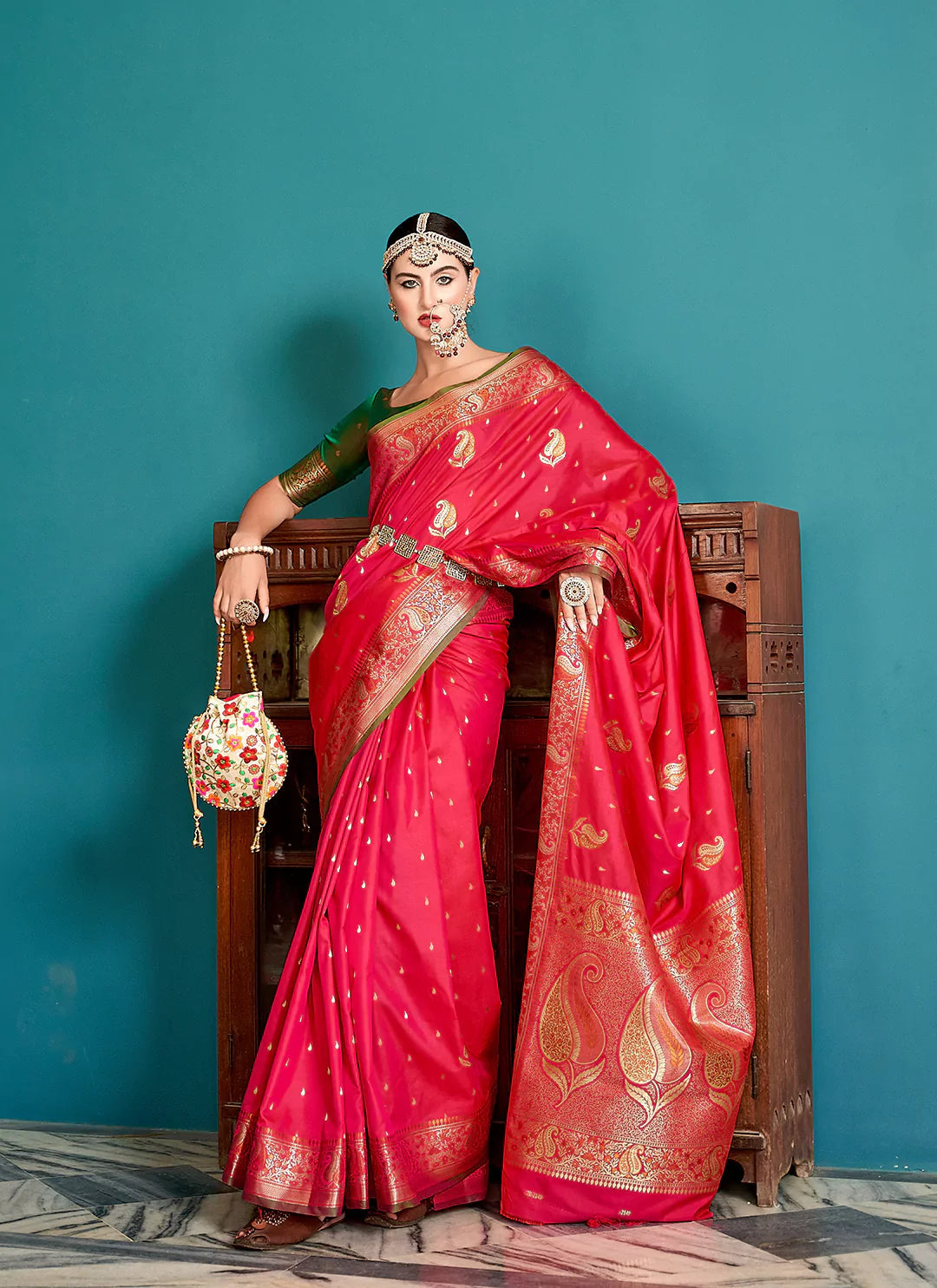 Pink Banarasi Silk Saree With Antique Zari Work Paisley Motifs treevesto