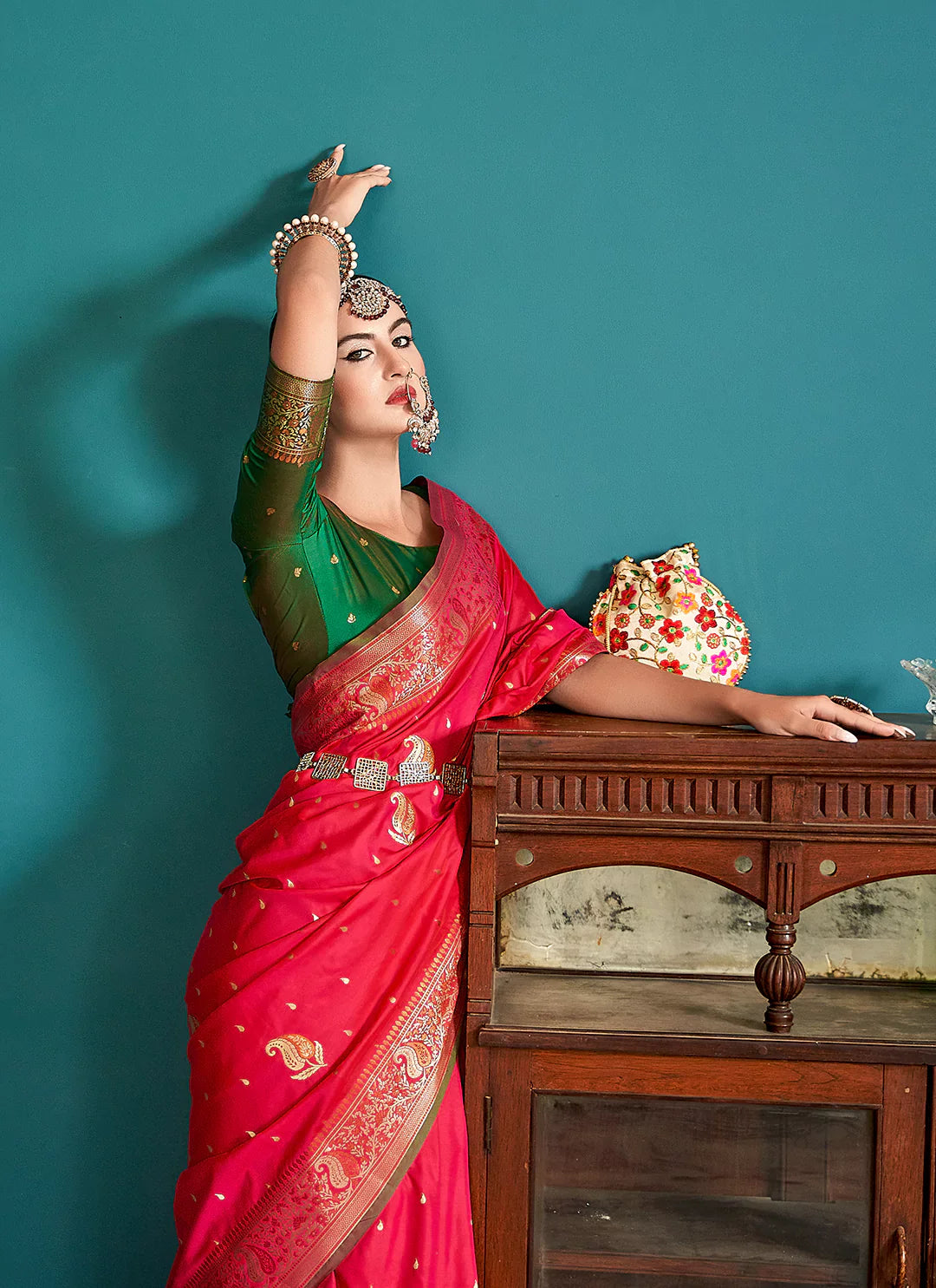 Pink Banarasi Silk Saree With Antique Zari Work Paisley Motifs treevesto
