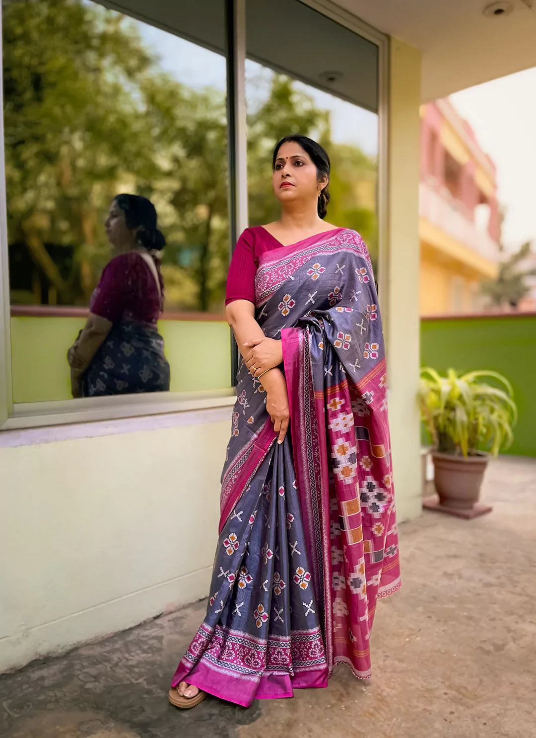 Printed Grey Soft Silk Saree treevesto