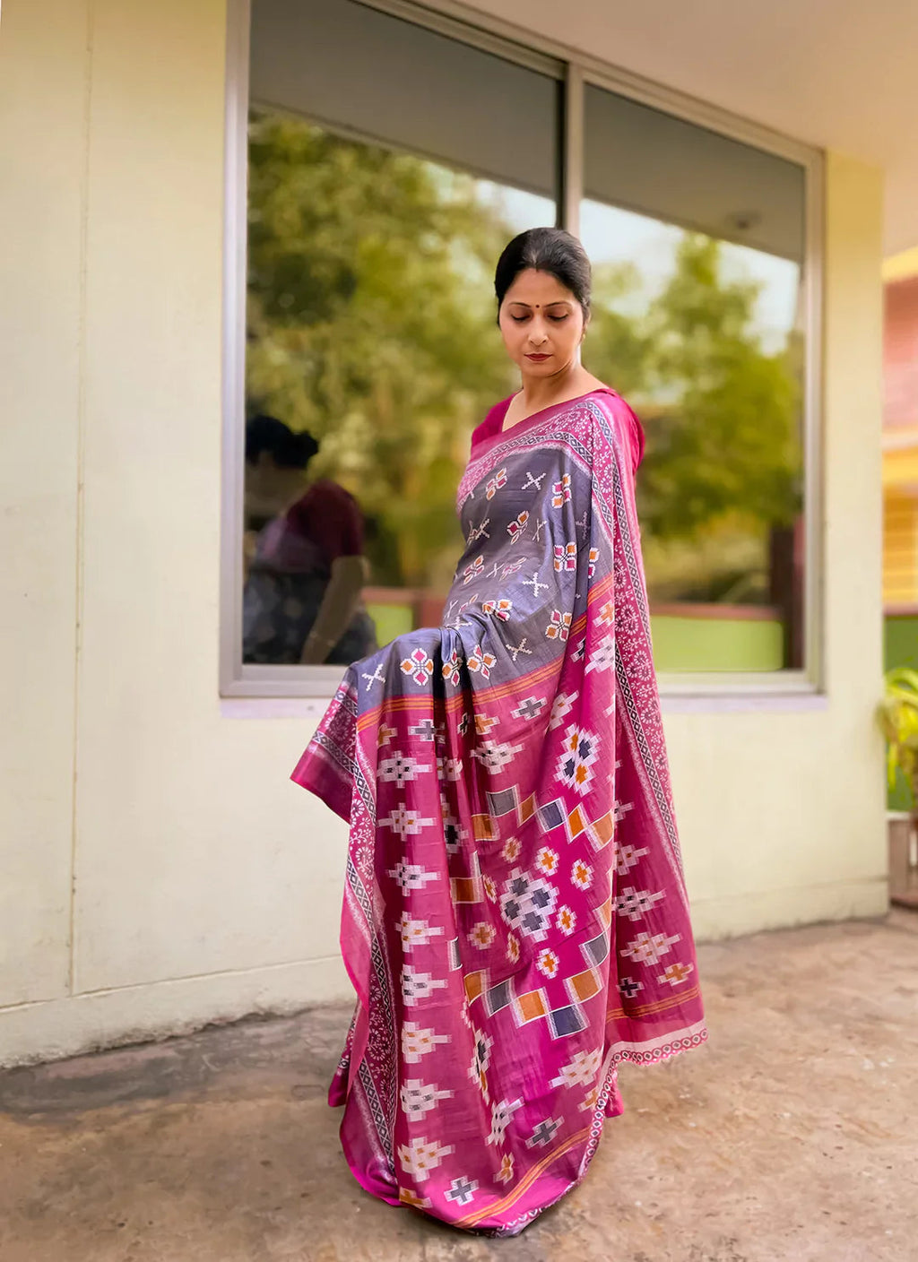 Printed Grey Soft Silk Saree treevesto