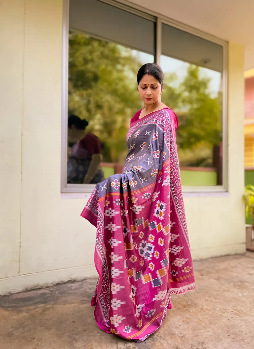 Printed Grey Soft Silk Saree treevesto