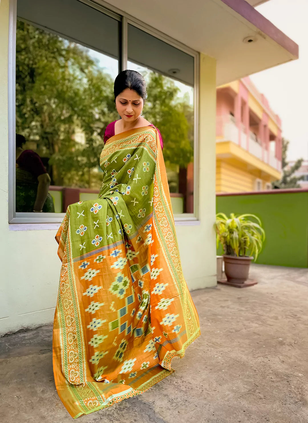 Printed Mehndi Green Soft Silk Saree treevesto