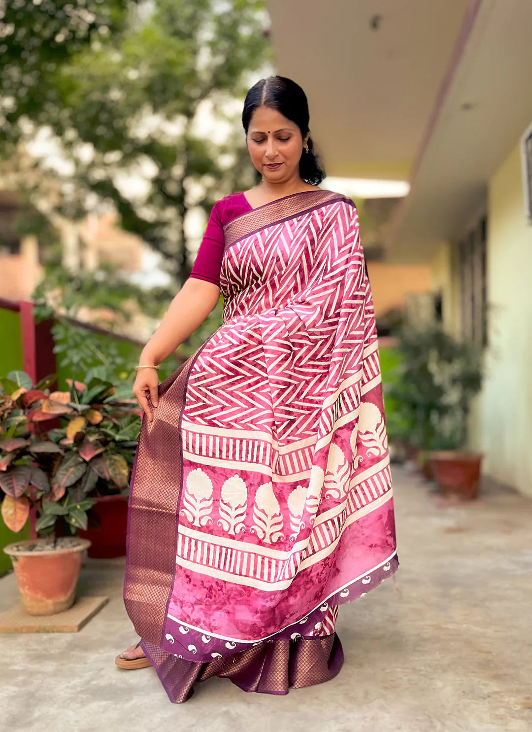 Purple Soft Jute Silk Saree With Zari Border treevesto