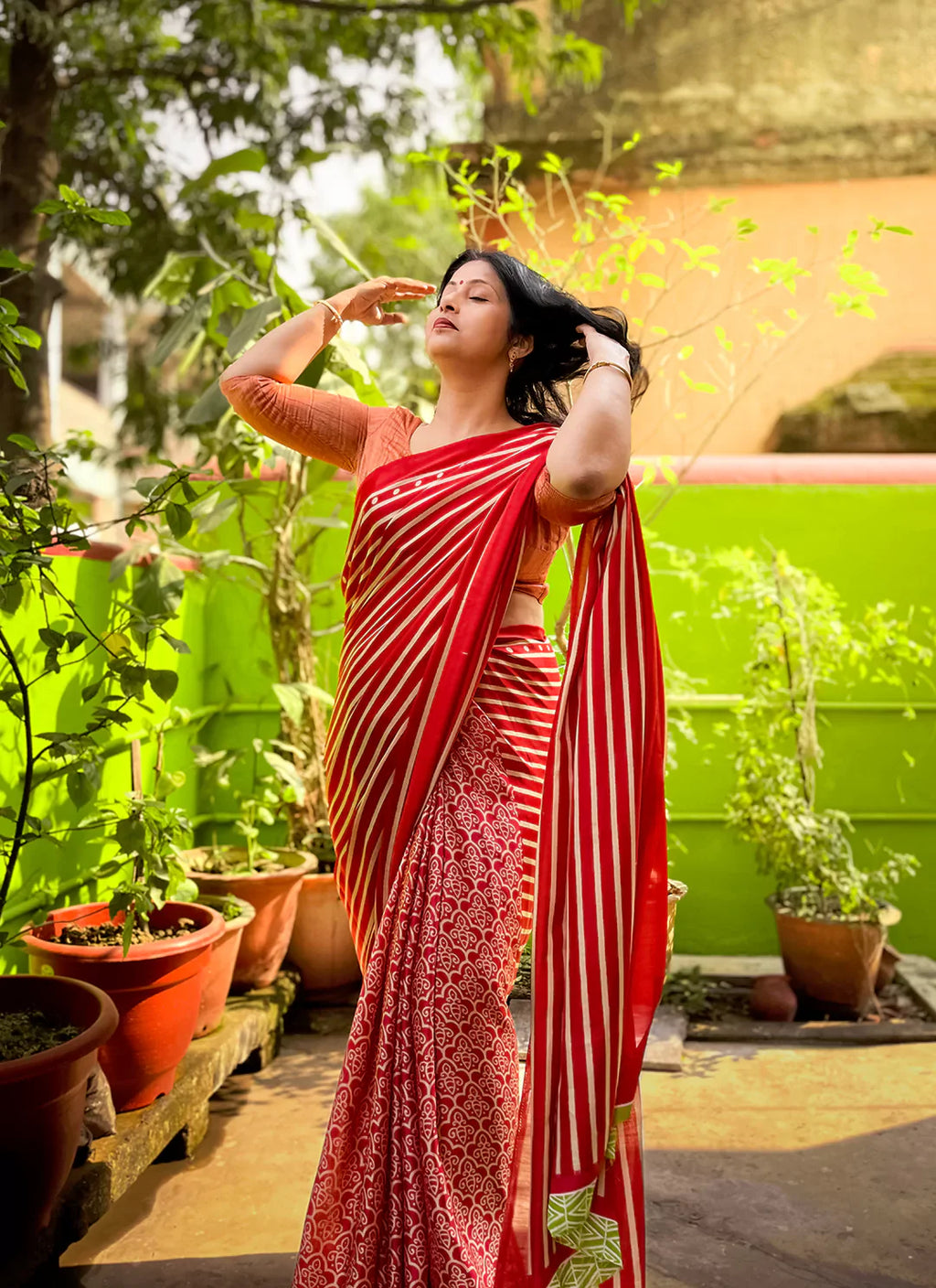 Red & Pink Crepe Satin Saree - TREEVESTO