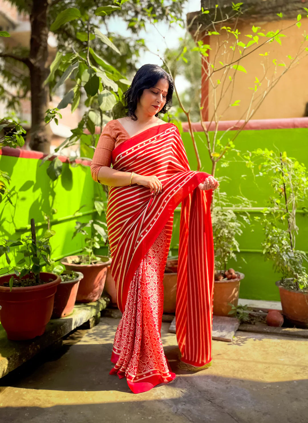 Red & Pink Crepe Satin Saree - TREEVESTO