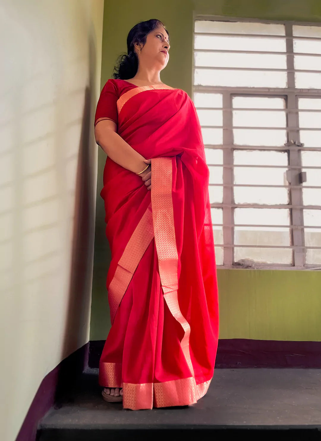 Red Soft Vichitra Silk Saree With Zari Border - TREEVESTO