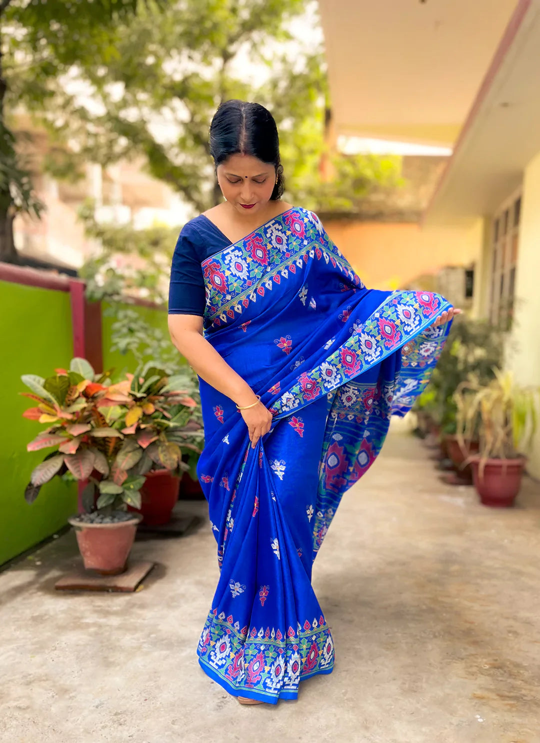 Royal Blue Jute Silk Saree - TREEVESTO