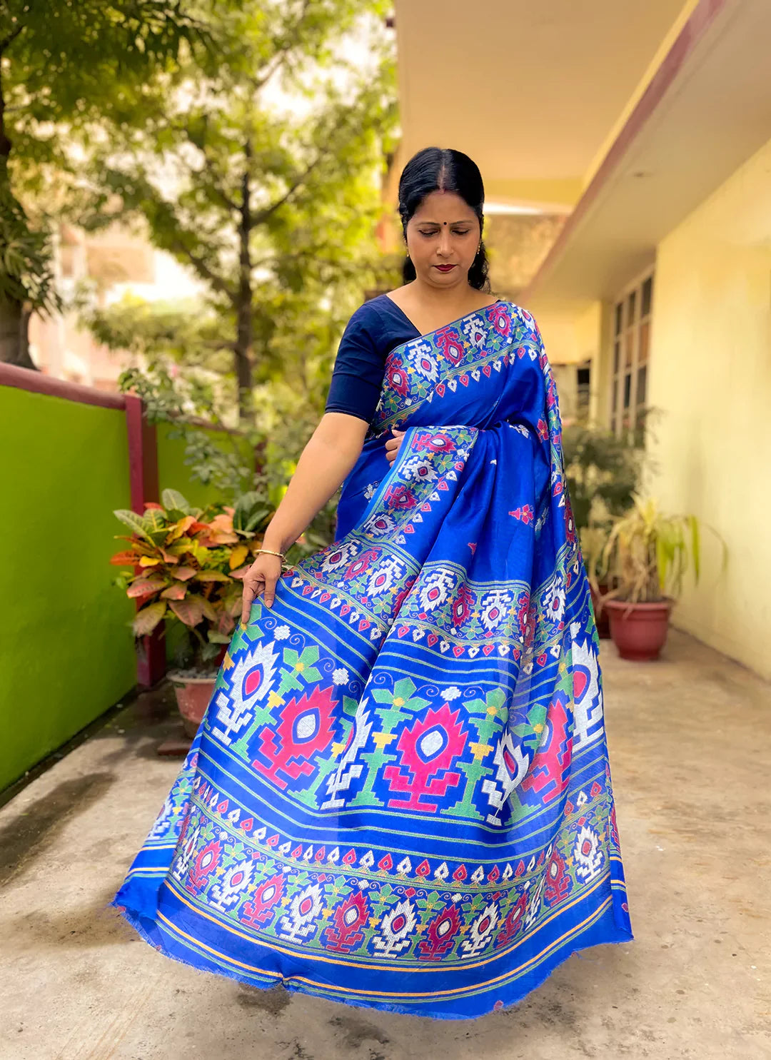 Royal Blue Jute Silk Saree - TREEVESTO