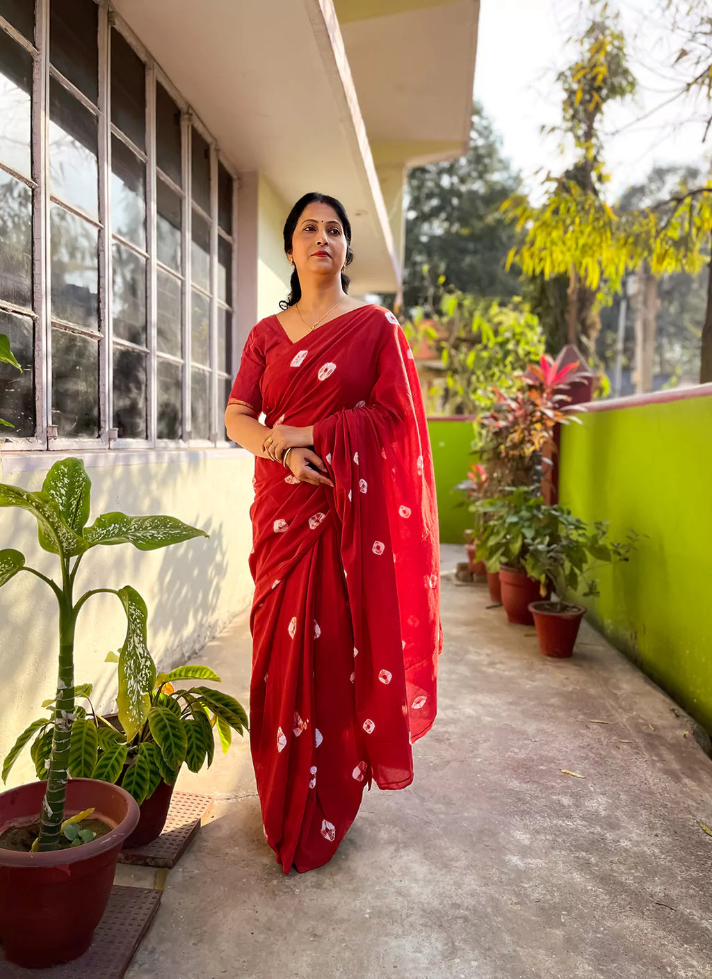 Tie & Dye Shibori Print Red Mul Cotton Saree  TREEVESTO
